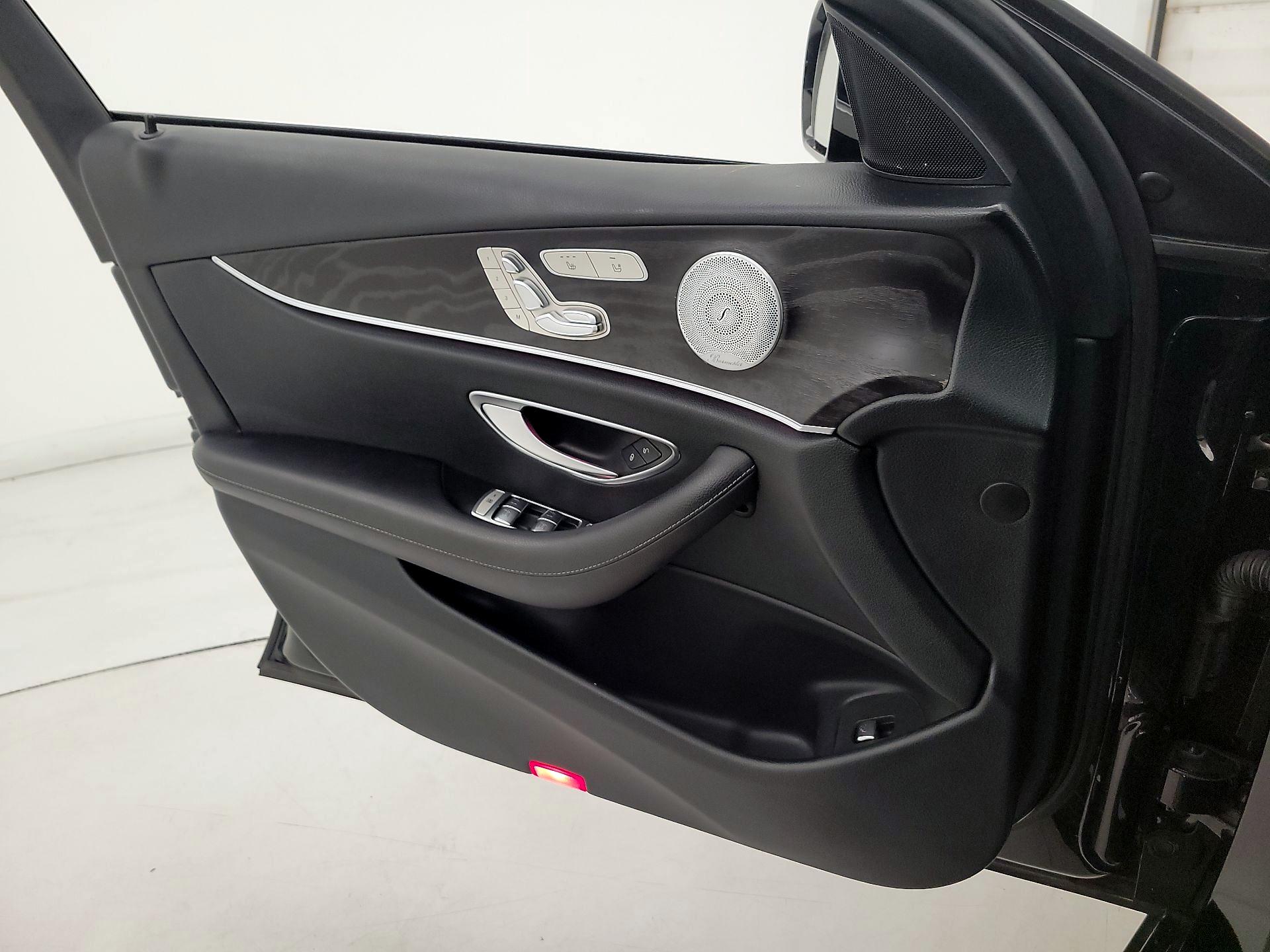 Thumbnail: 2017 Mercedes-Benz E-Class - 10