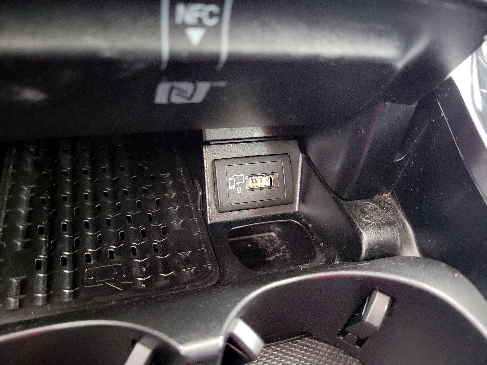 Thumbnail: 2017 Mercedes-Benz E-Class - 16