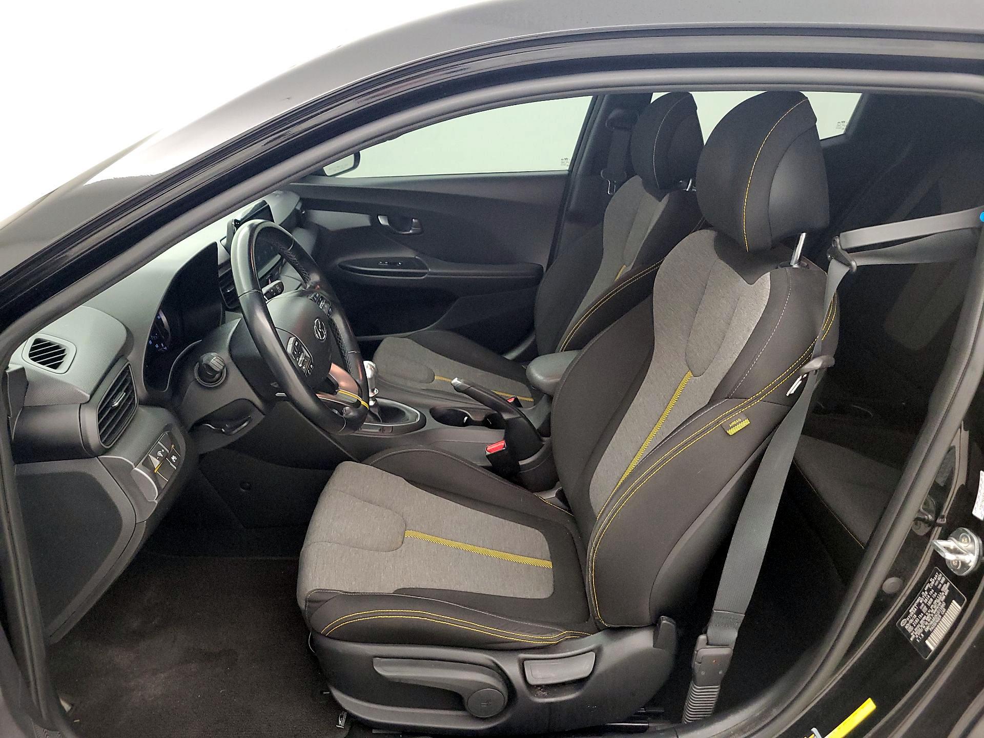 Thumbnail: 2019 Hyundai Veloster - 11