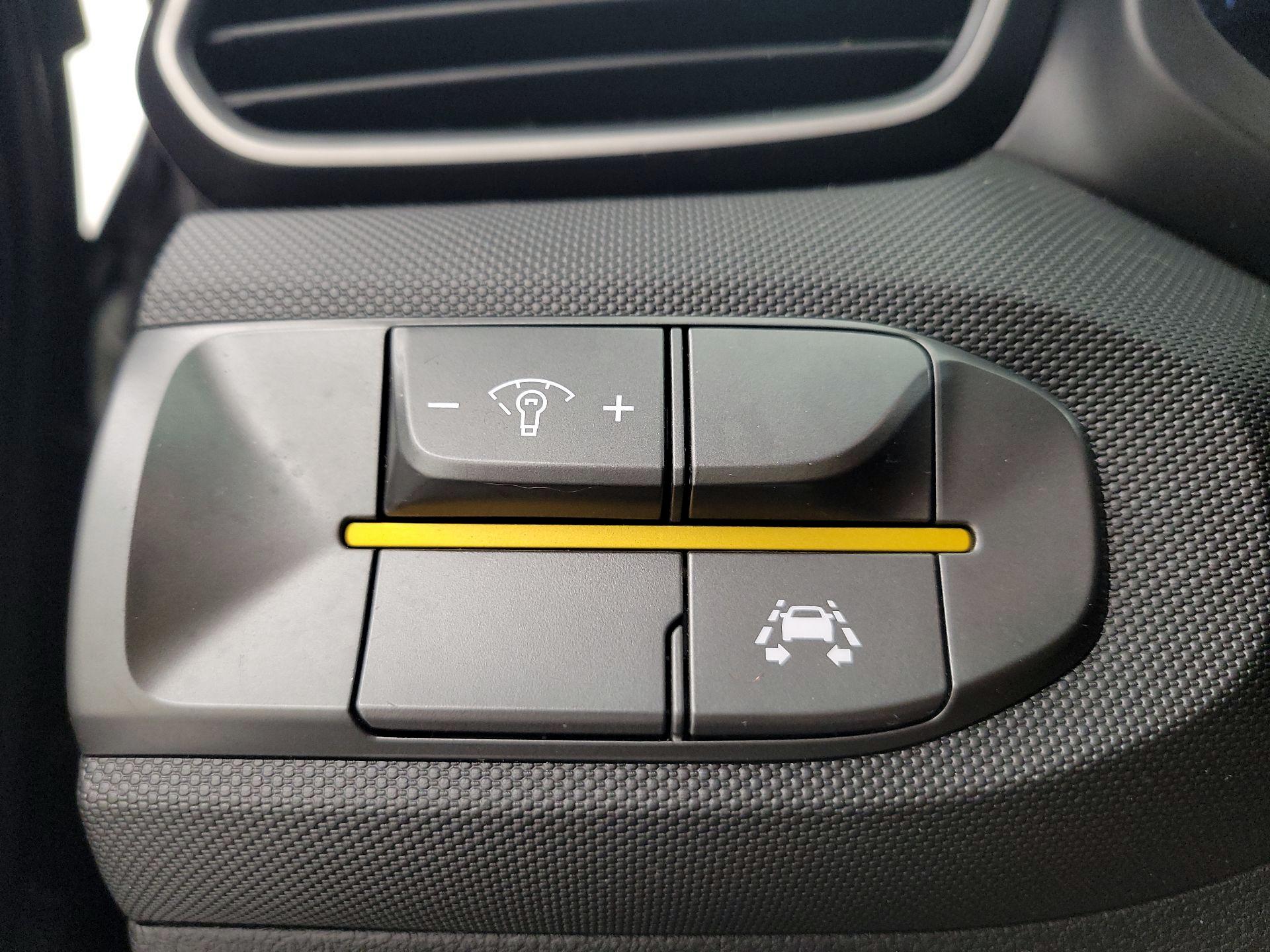 Thumbnail: 2019 Hyundai Veloster - 13