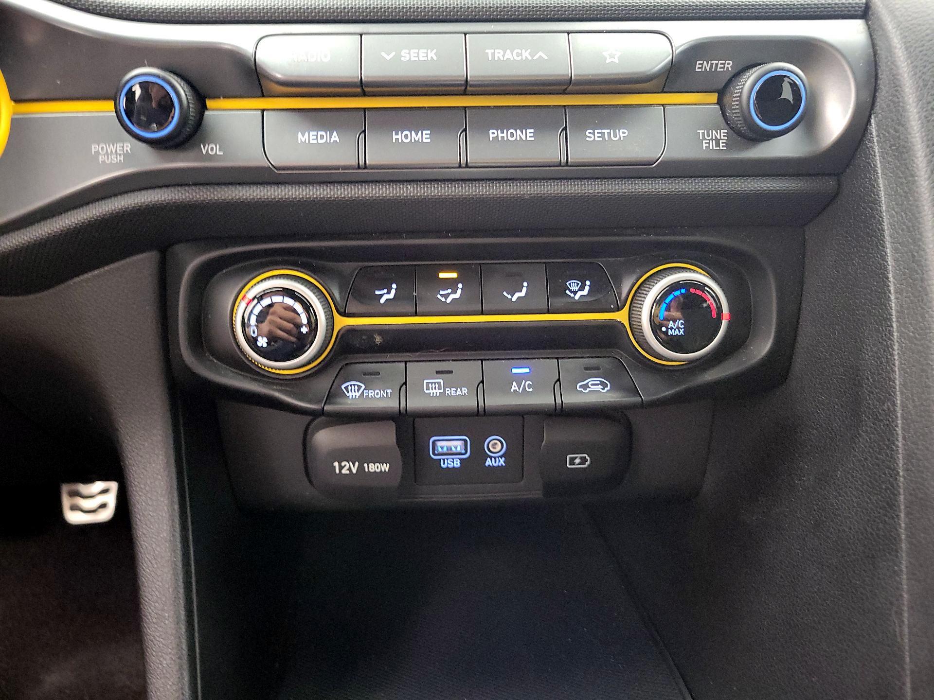 Thumbnail: 2019 Hyundai Veloster - 16