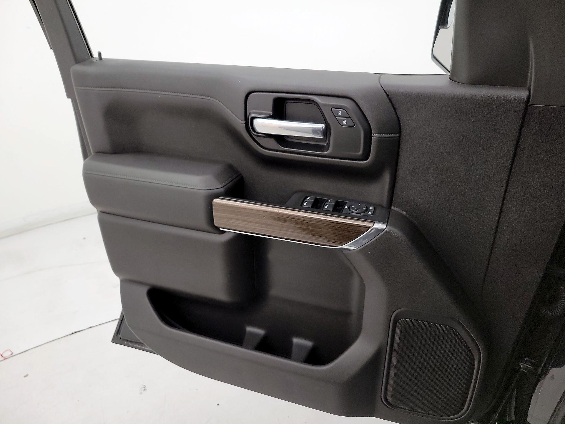 Thumbnail: 2021 Chevrolet Silverado 1500 - 12