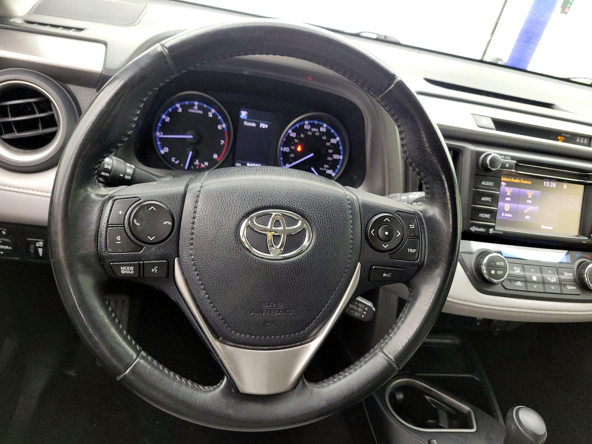 Thumbnail: 2018 Toyota RAV4 - 10