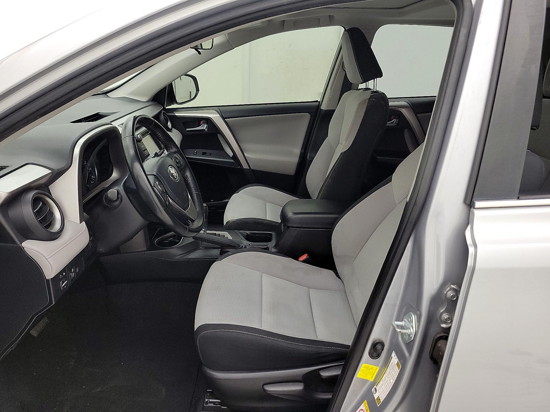 Thumbnail: 2018 Toyota RAV4 - 11