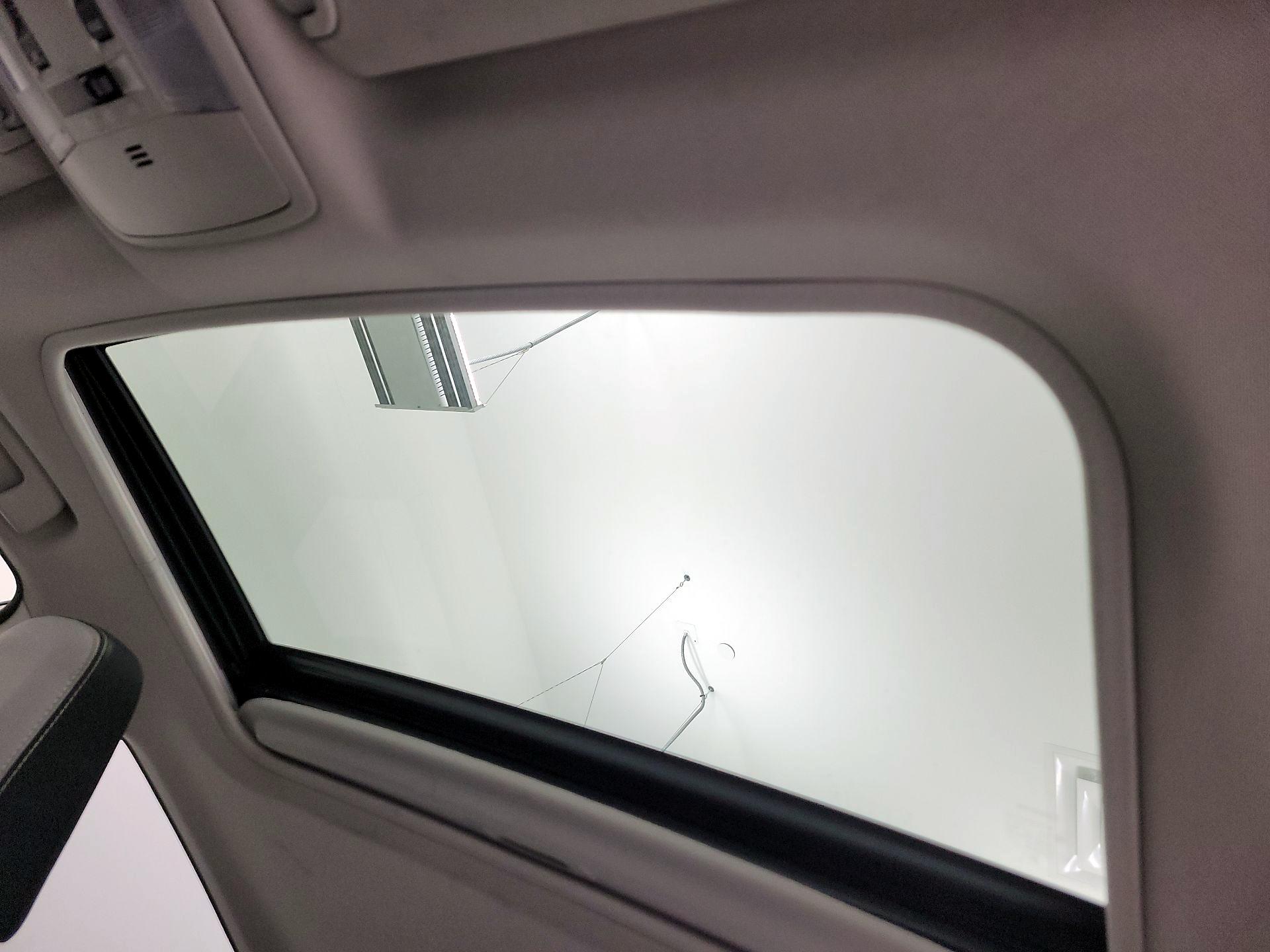 Thumbnail: 2018 Toyota RAV4 - 19