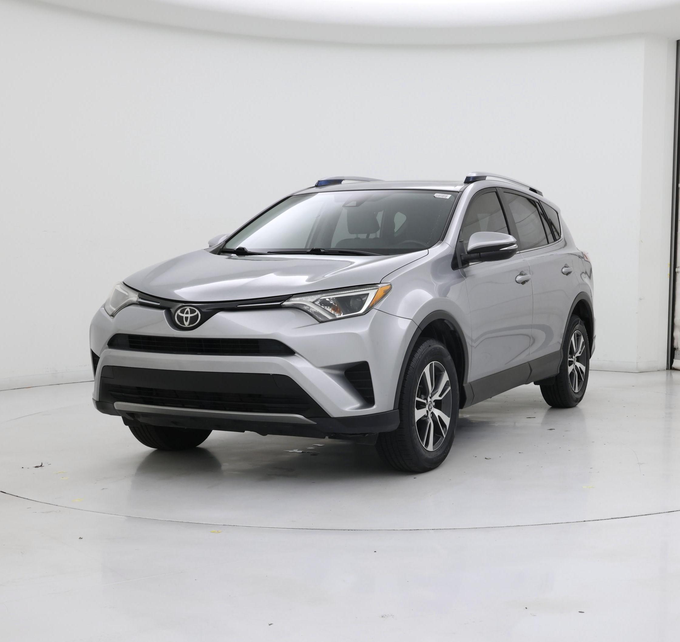 Thumbnail: 2018 Toyota RAV4 - 4