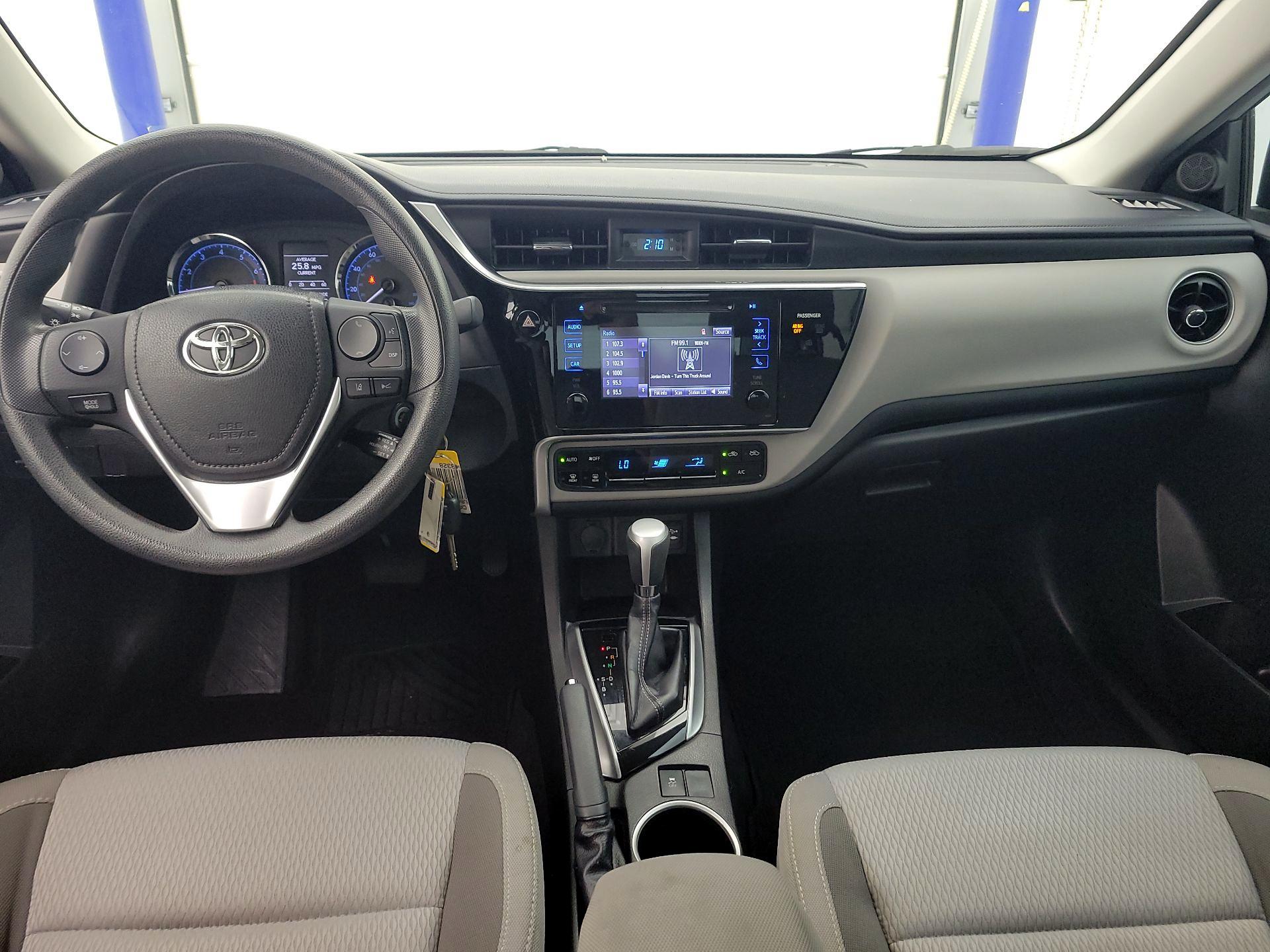 Thumbnail: 2017 Toyota Corolla - 9