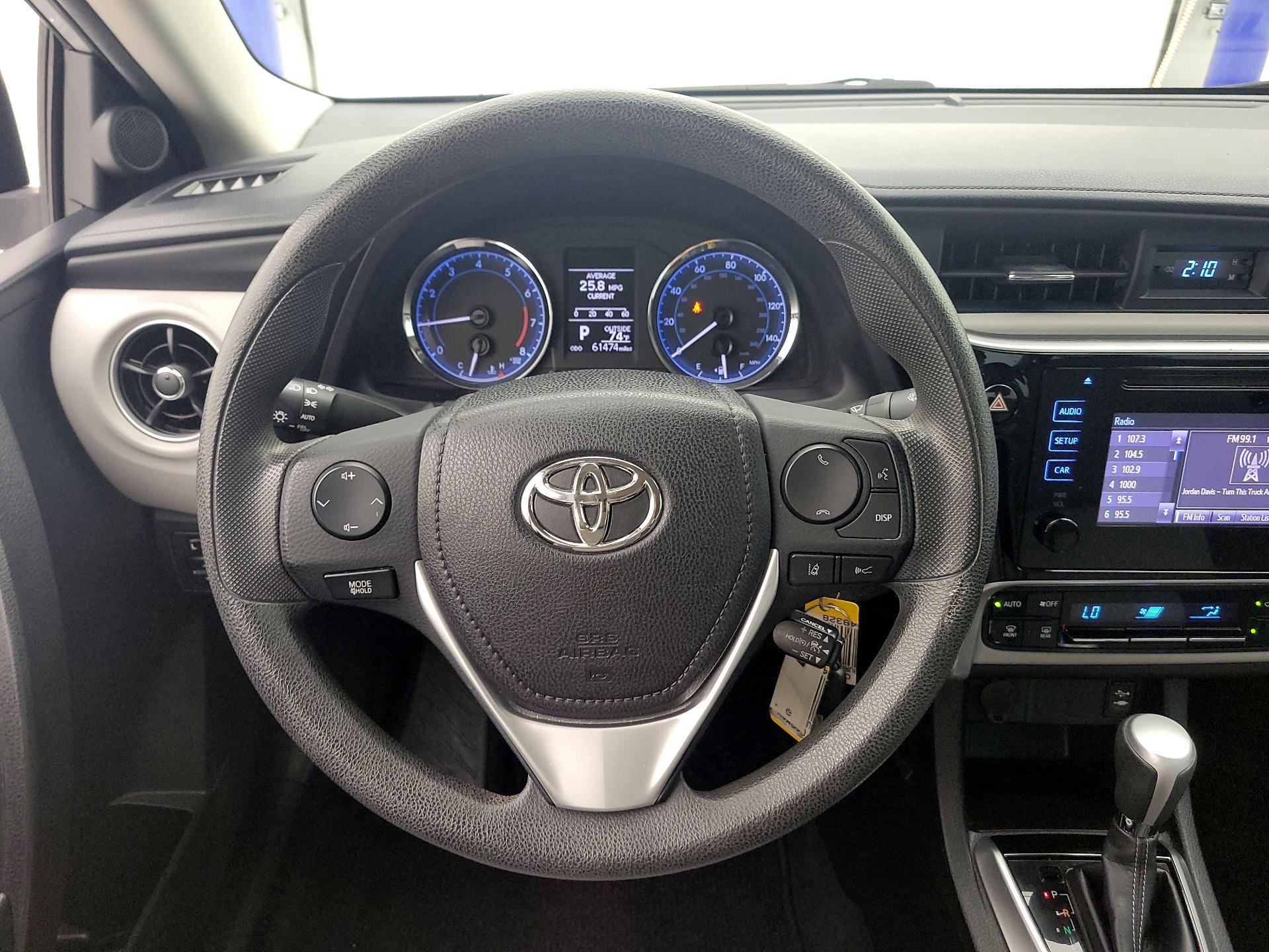 Thumbnail: 2017 Toyota Corolla - 10