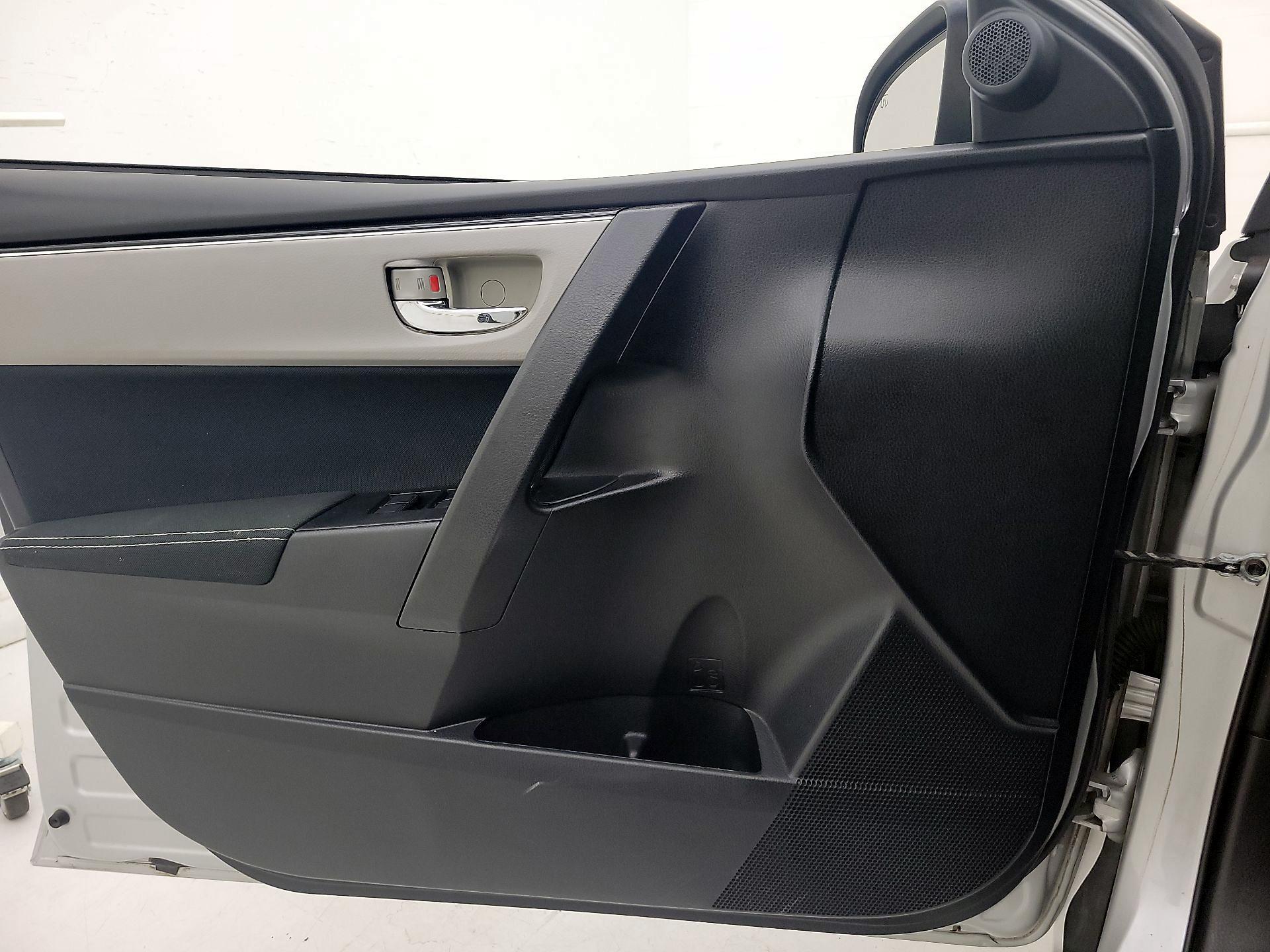 Thumbnail: 2017 Toyota Corolla - 12