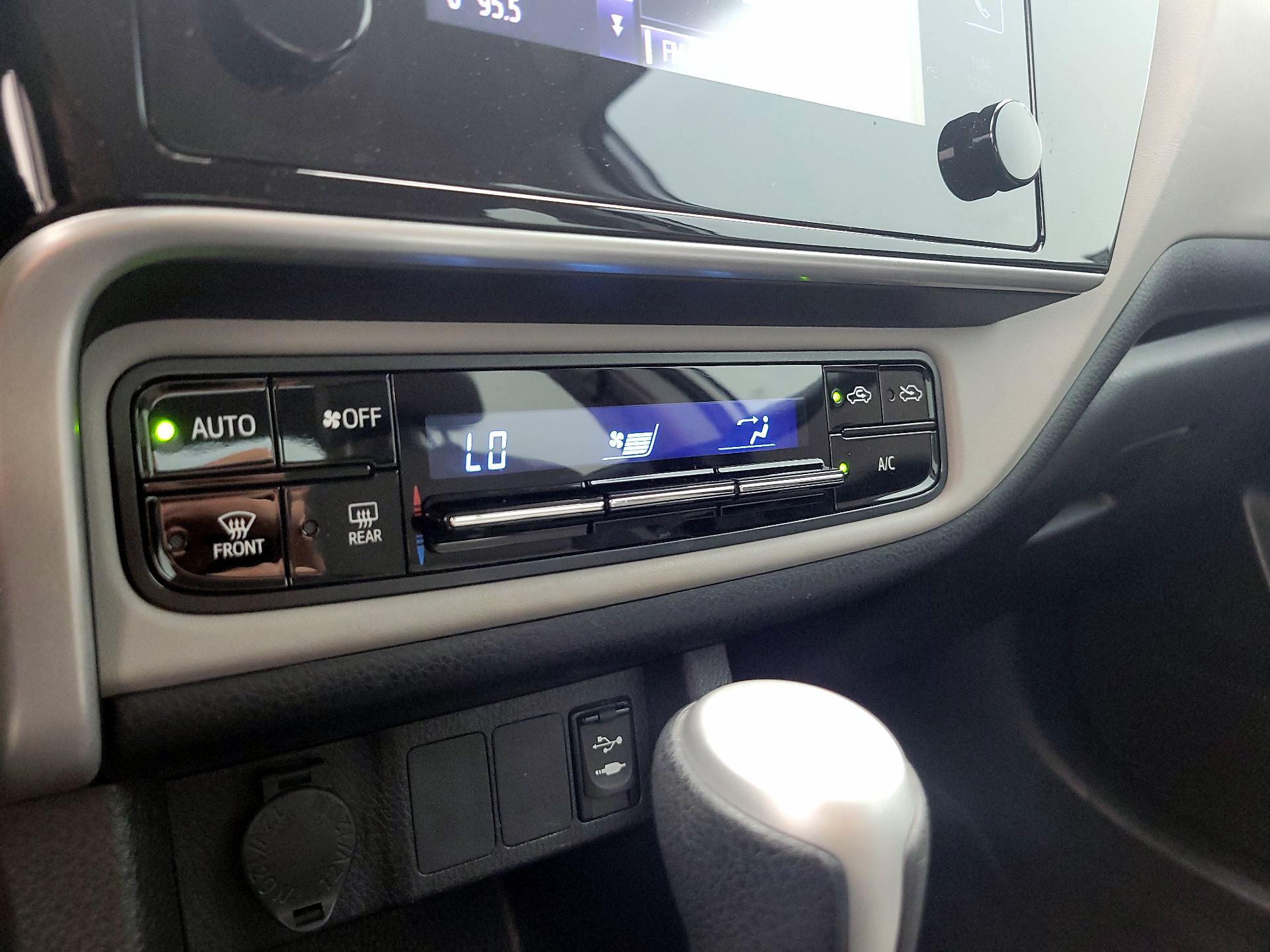 Thumbnail: 2017 Toyota Corolla - 16