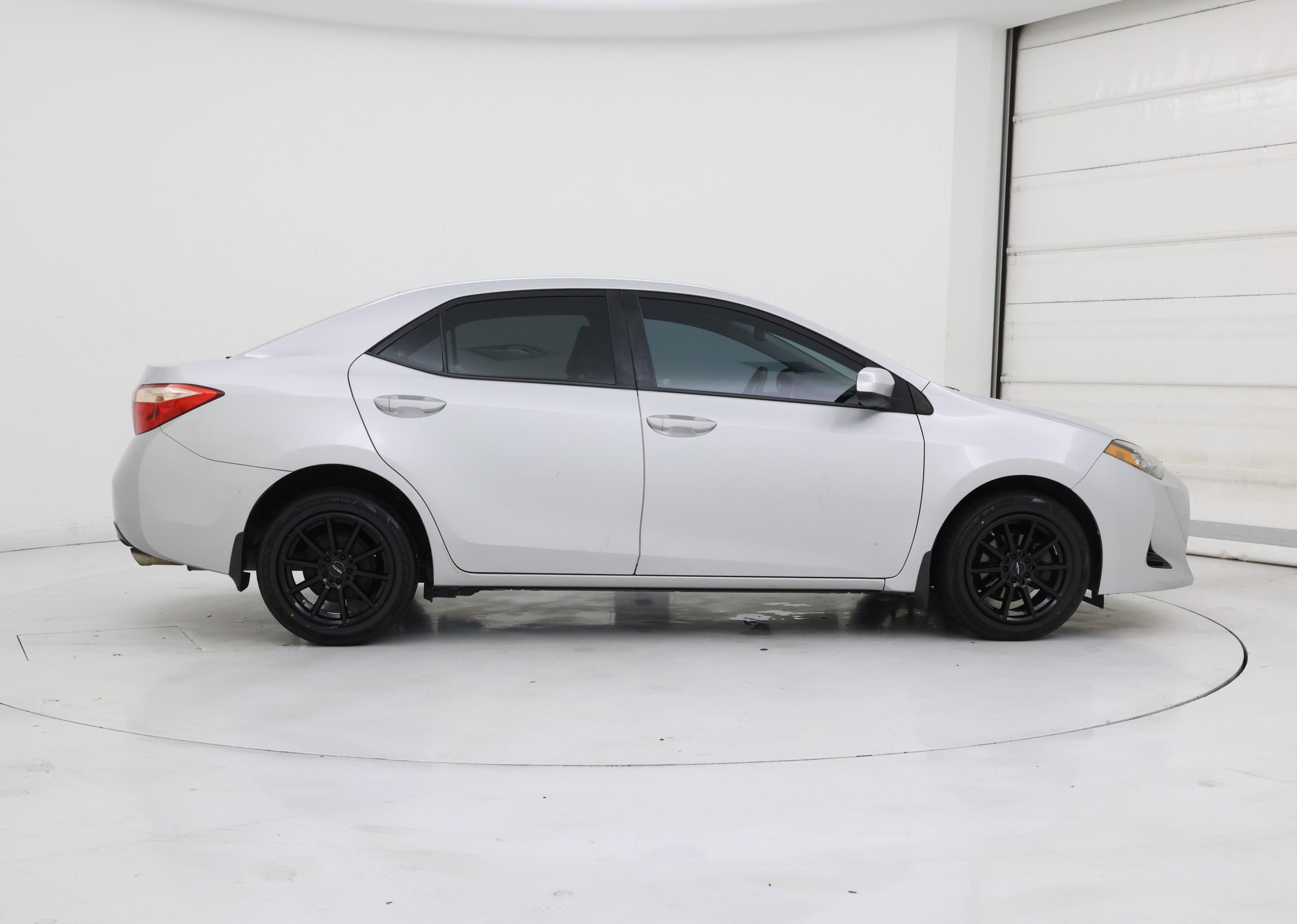 Thumbnail: 2017 Toyota Corolla - 7