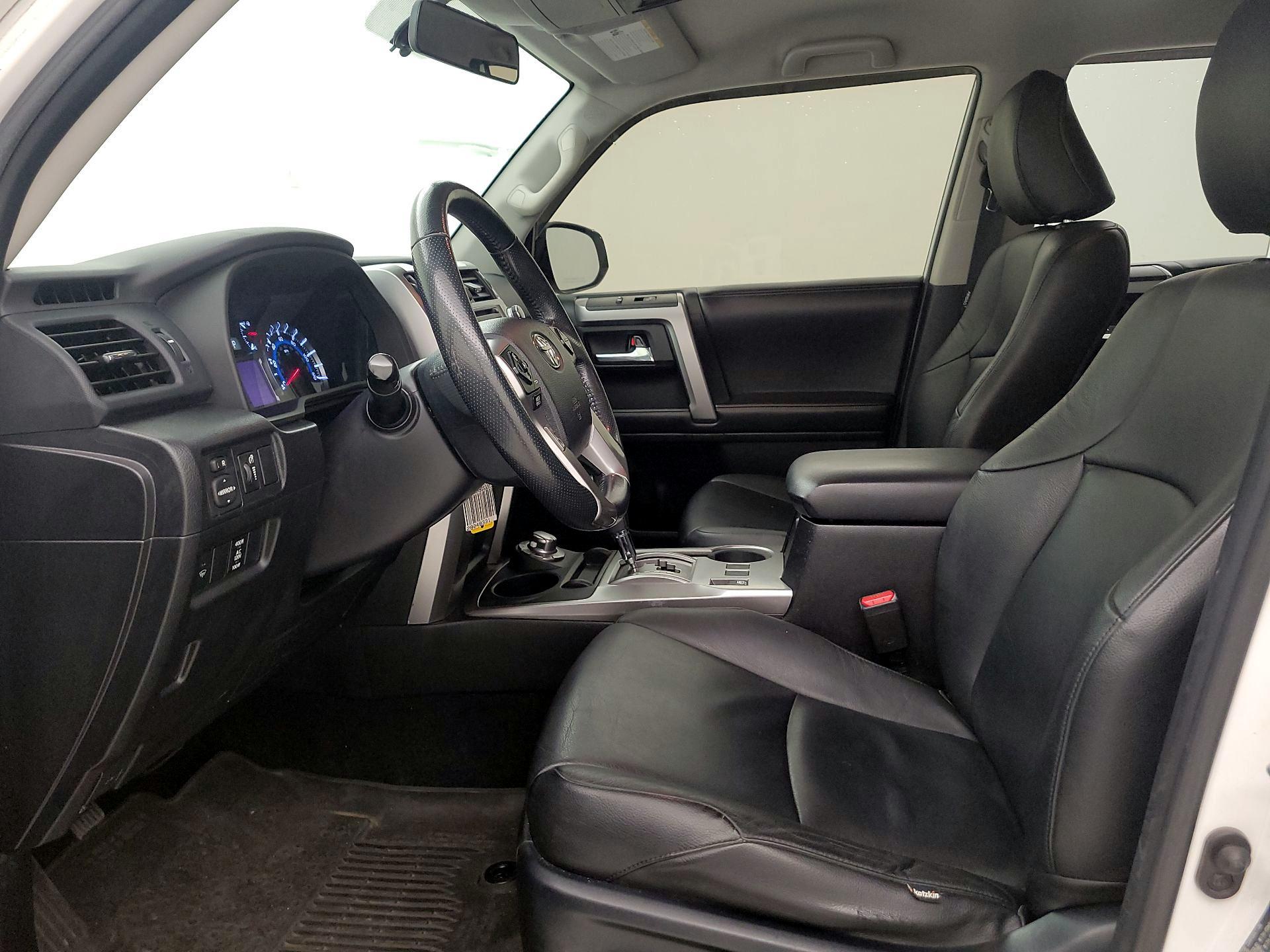 Thumbnail: 2016 Toyota 4Runner - 9