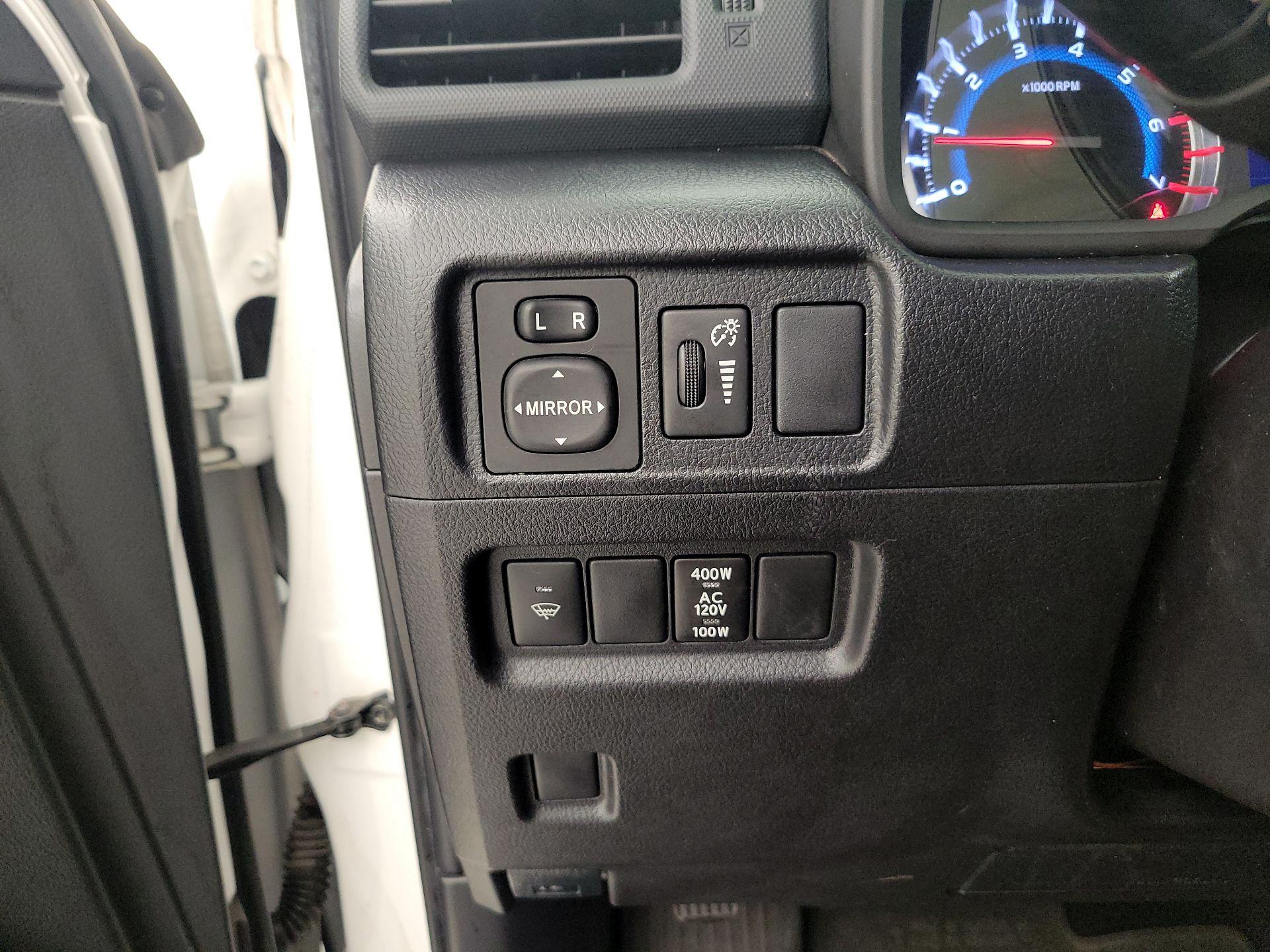 Thumbnail: 2016 Toyota 4Runner - 11