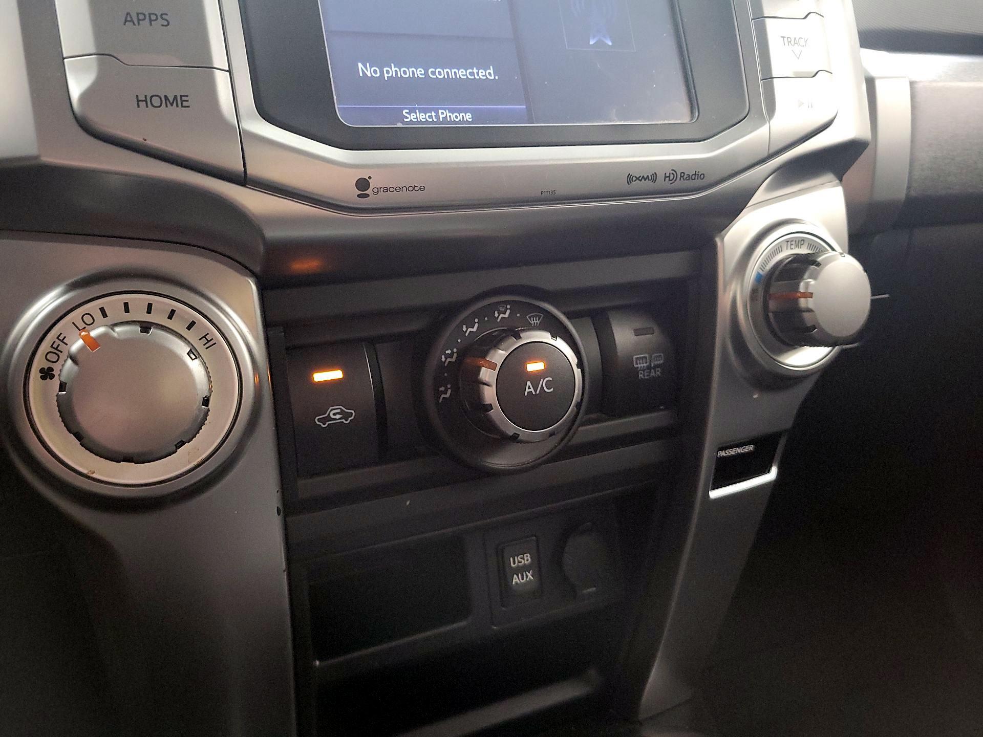 Thumbnail: 2016 Toyota 4Runner - 15