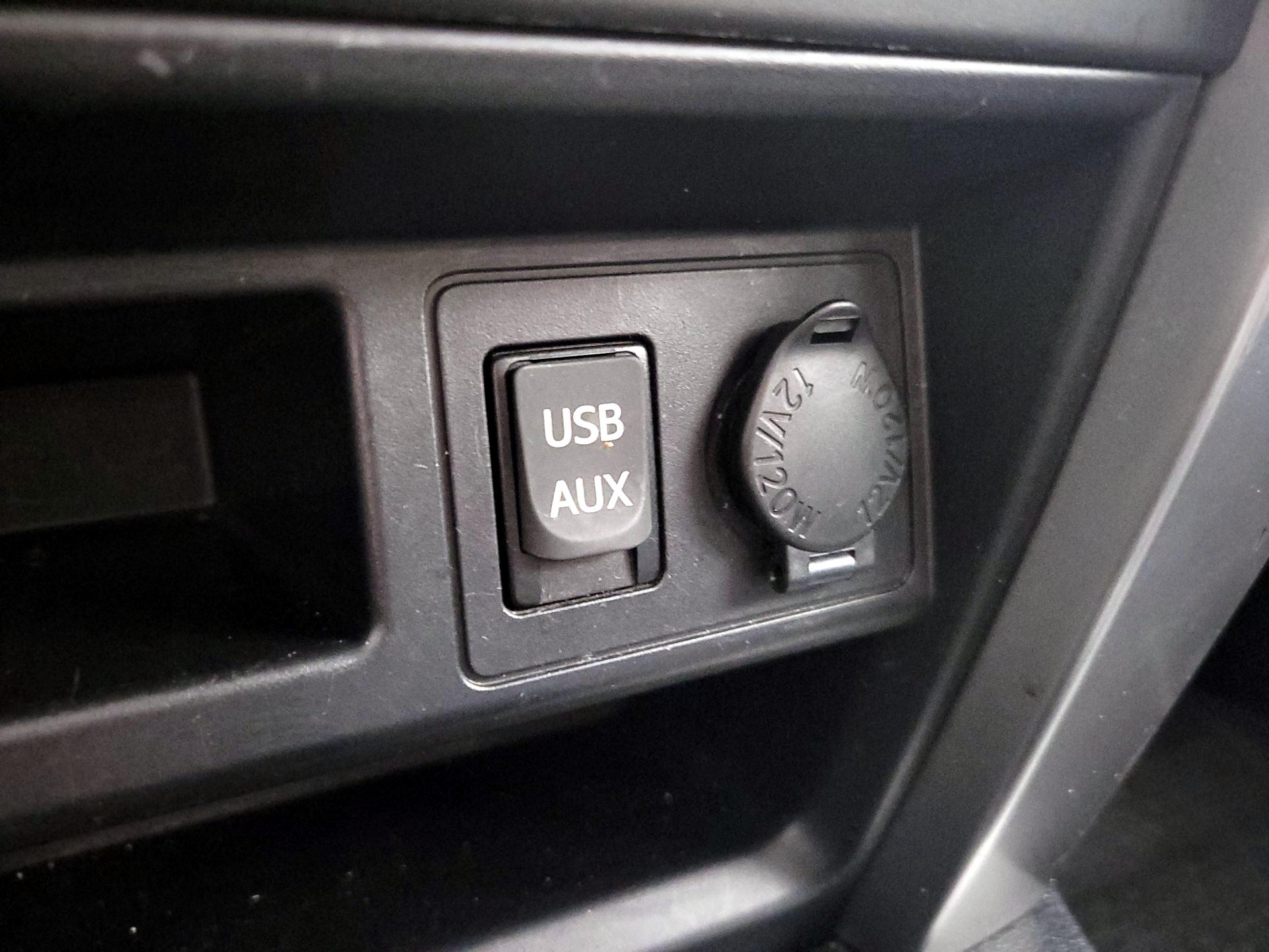 Thumbnail: 2016 Toyota 4Runner - 17