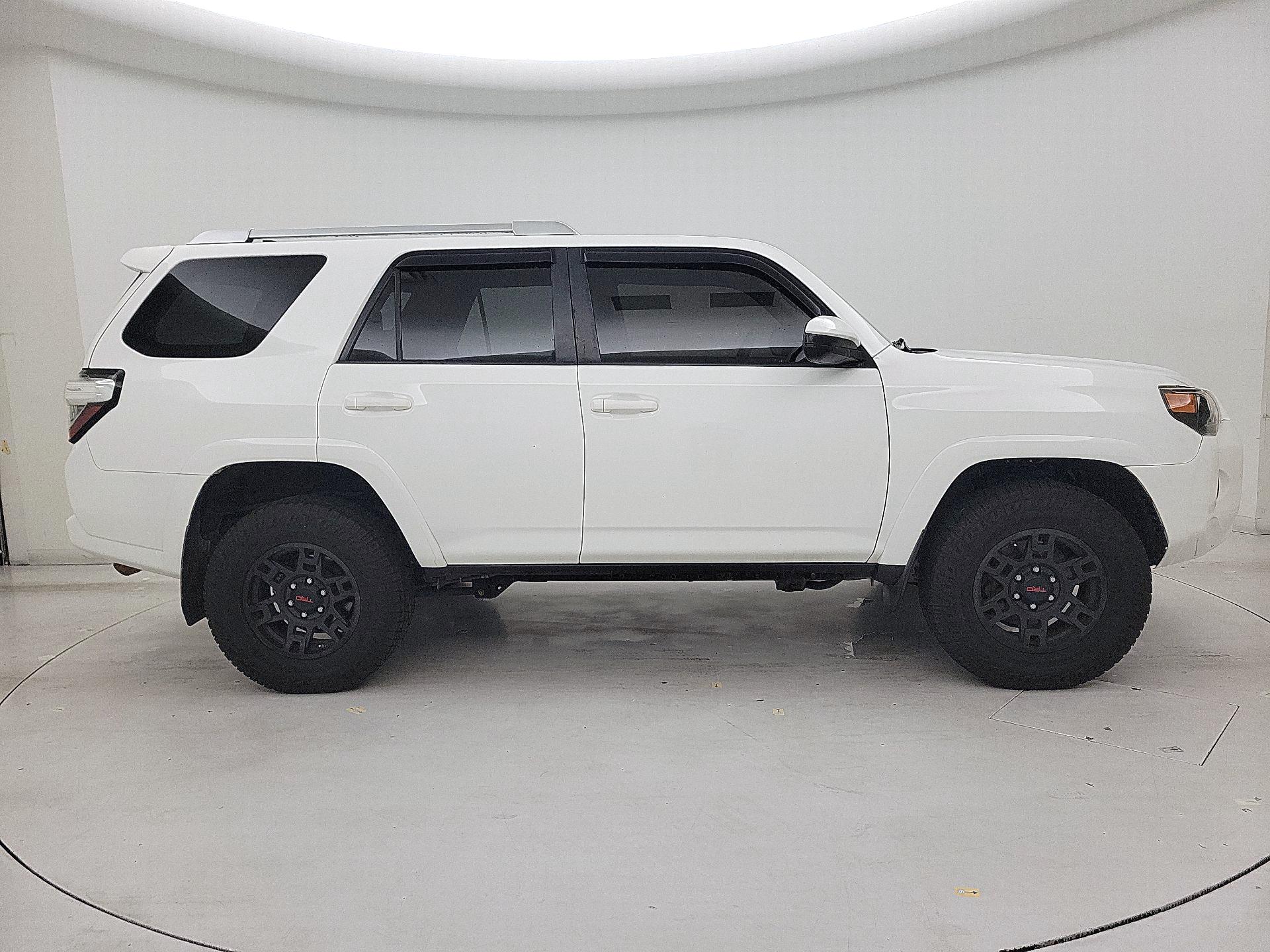Thumbnail: 2016 Toyota 4Runner - 4