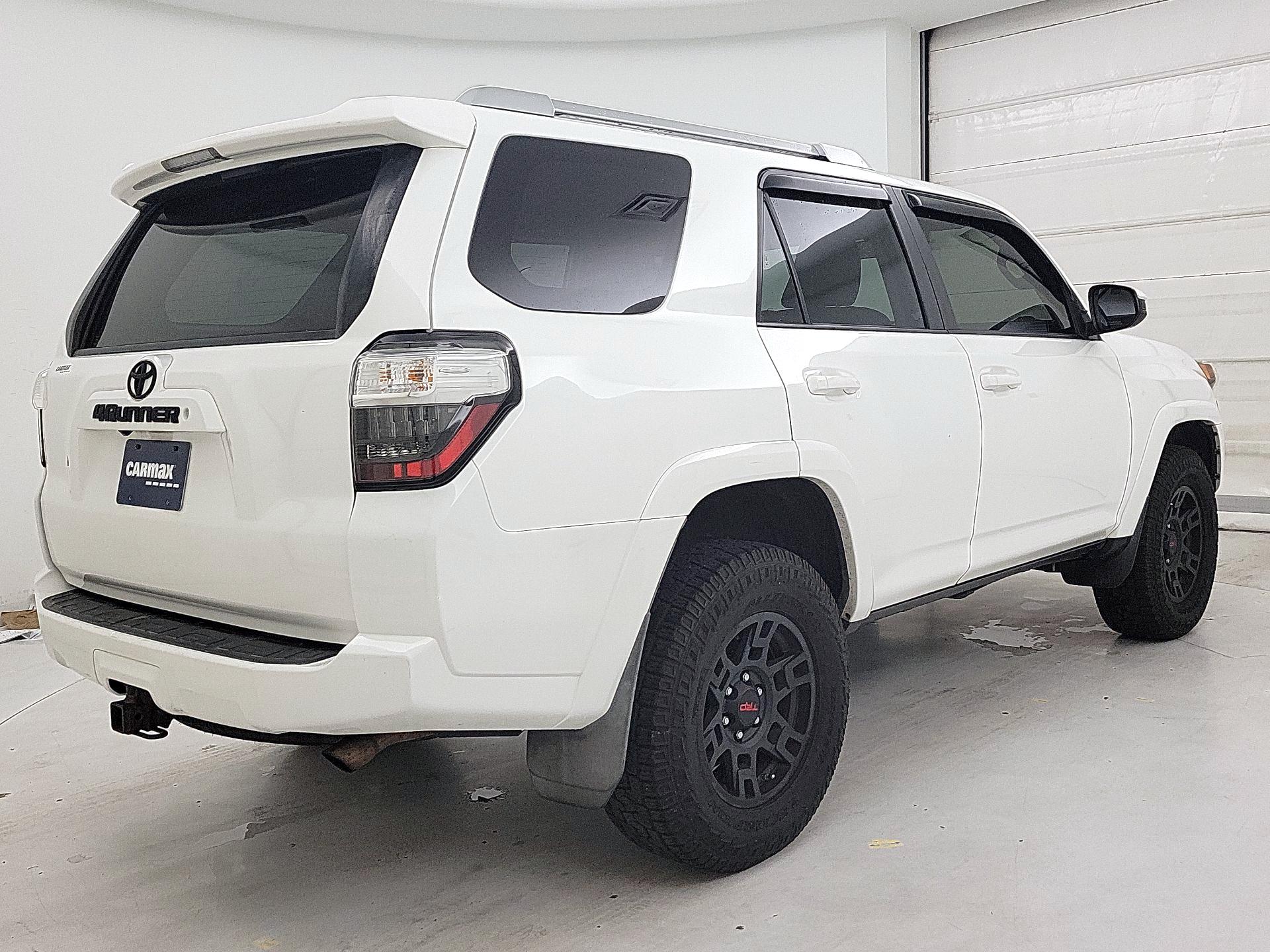 Thumbnail: 2016 Toyota 4Runner - 5
