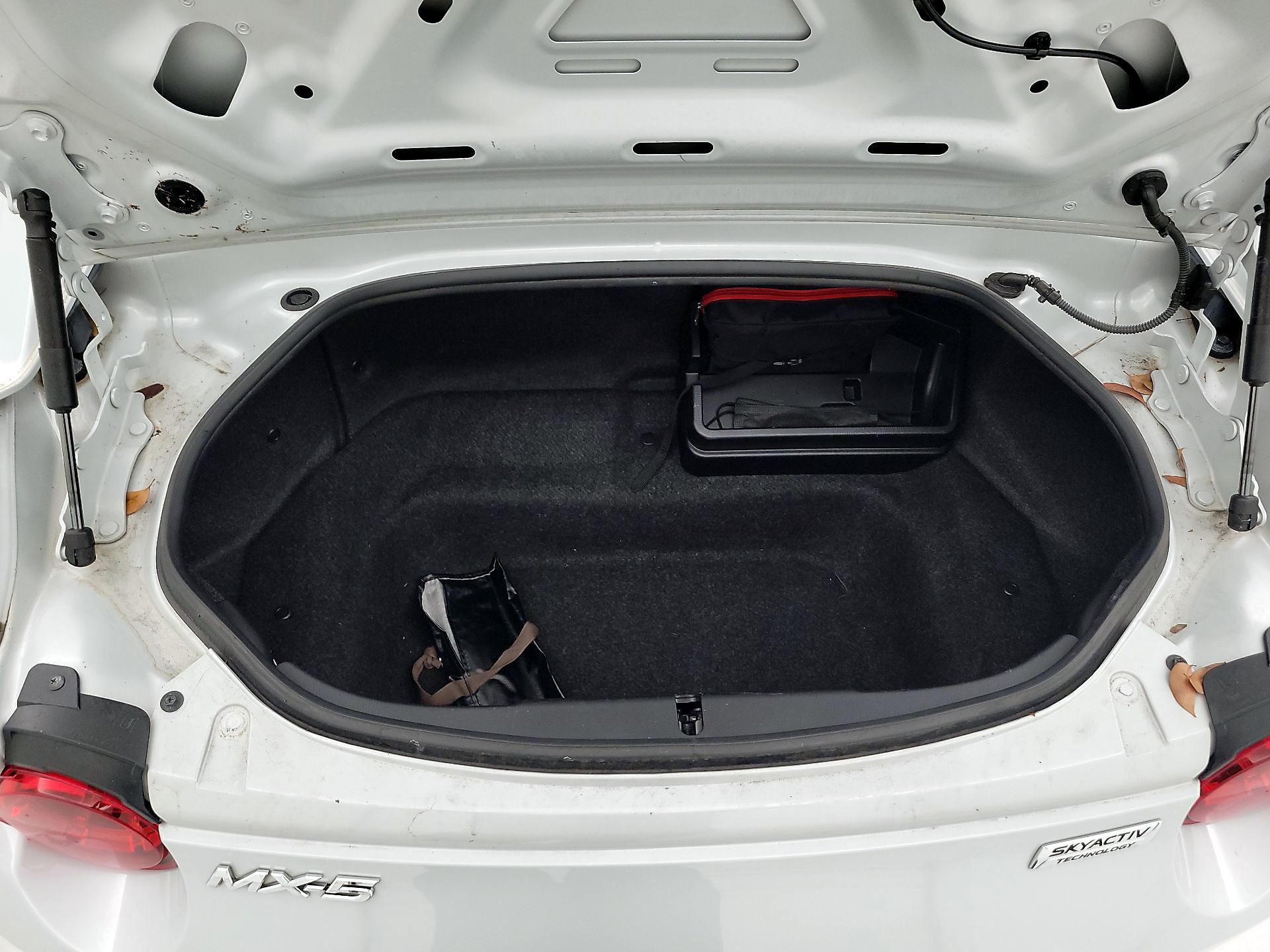 Thumbnail: 2018 Mazda MX-5 Miata - 18