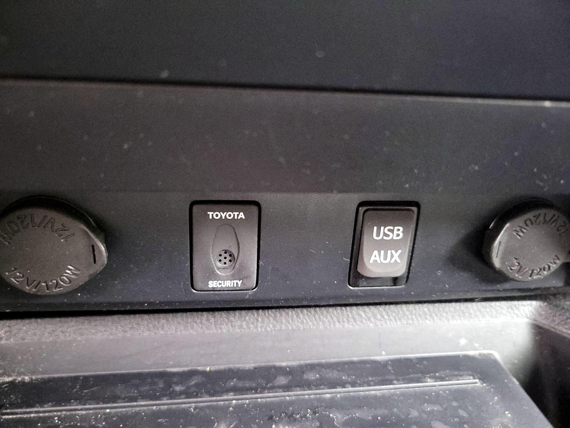 Thumbnail: 2018 Toyota Tundra - 18