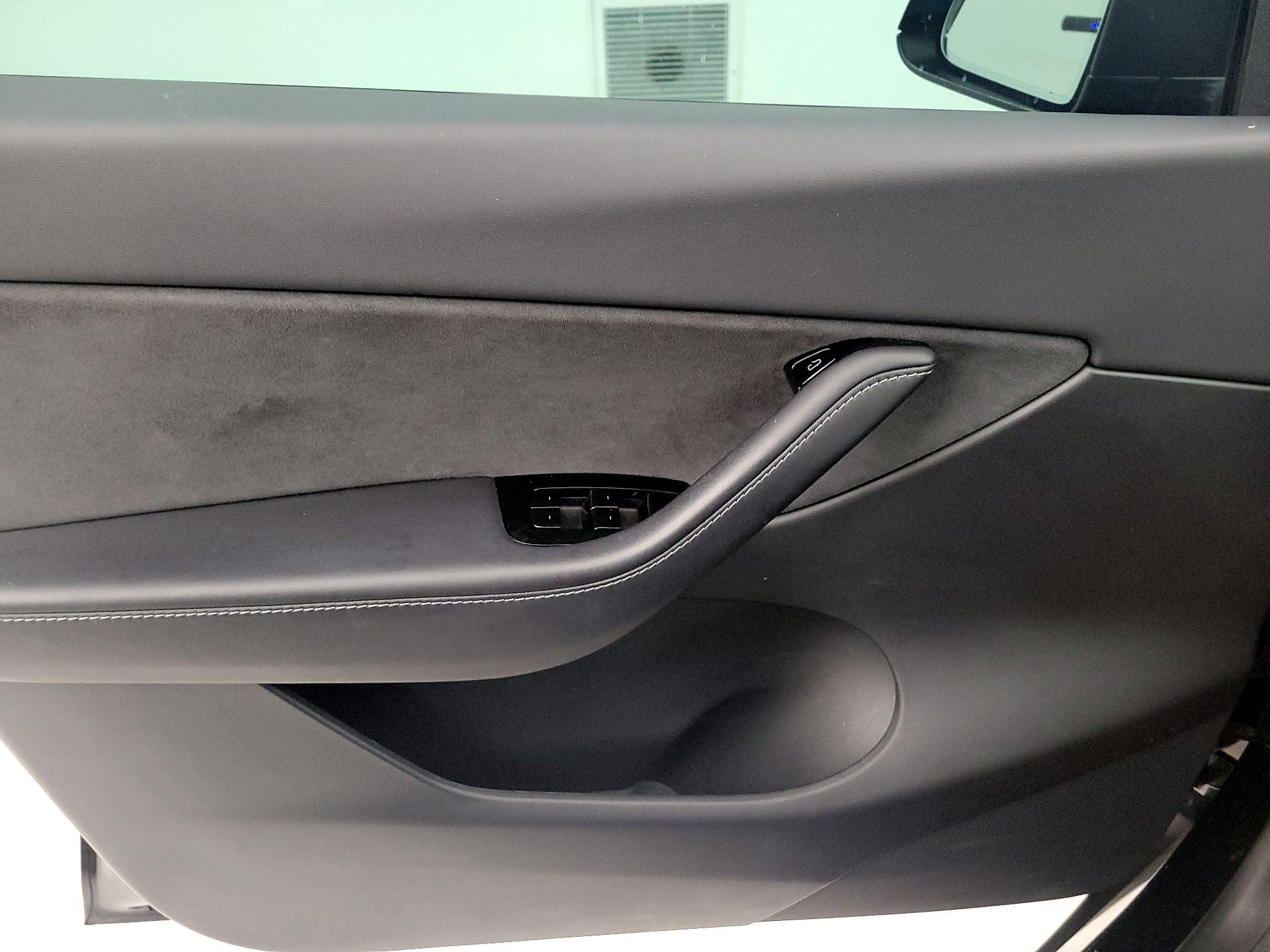 Thumbnail: 2021 Tesla Model Y - 12