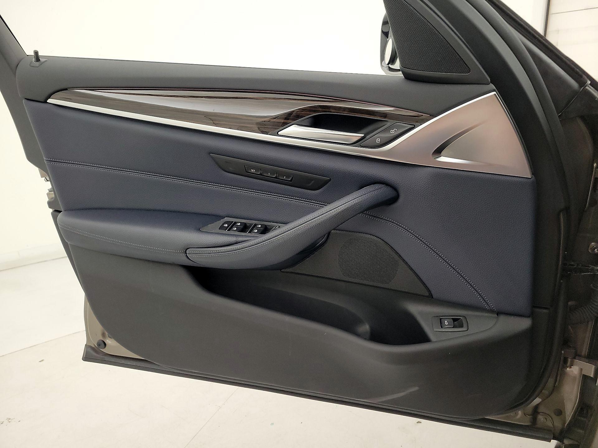 Thumbnail: 2018 BMW 5 Series - 12