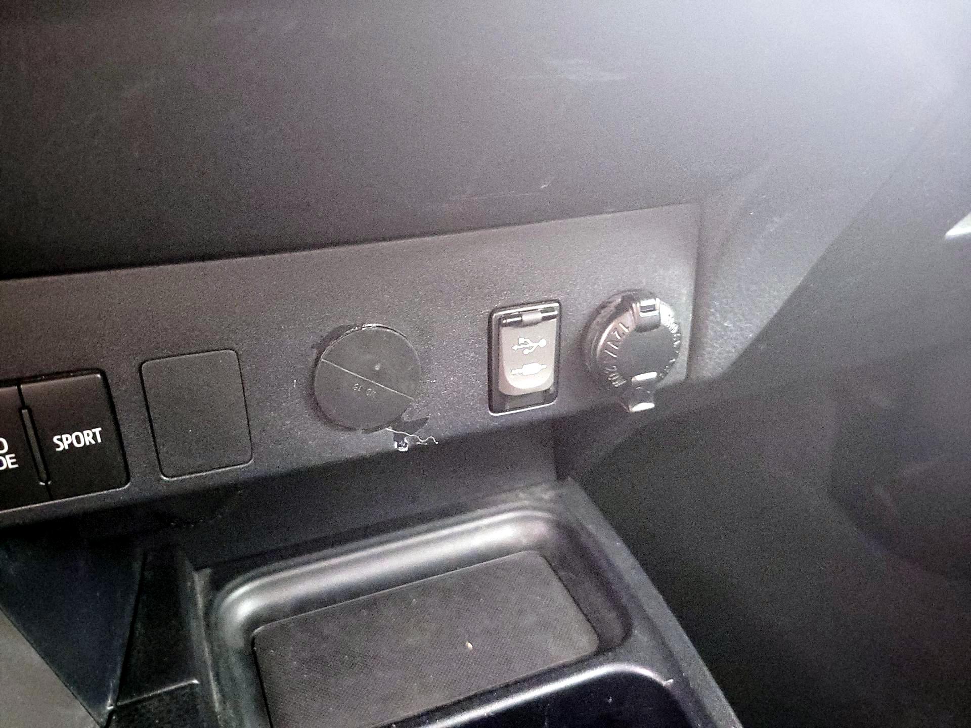 Thumbnail: 2017 Toyota RAV4 - 18