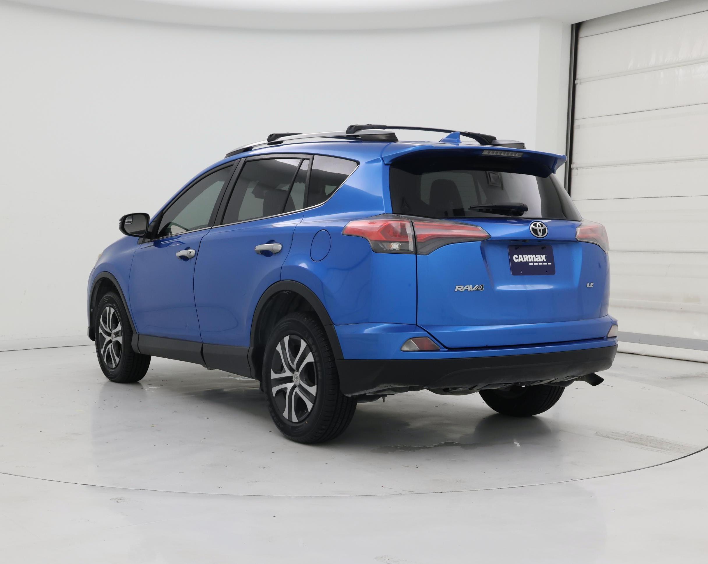 Thumbnail: 2017 Toyota RAV4 - 2