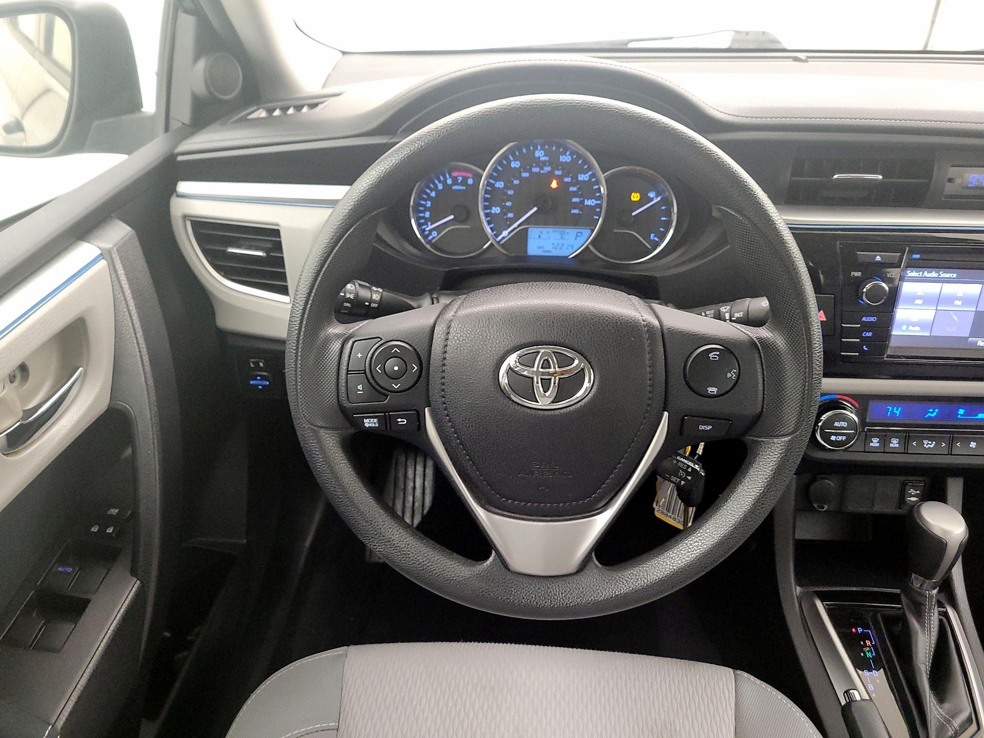 Thumbnail: 2015 Toyota Corolla - 10