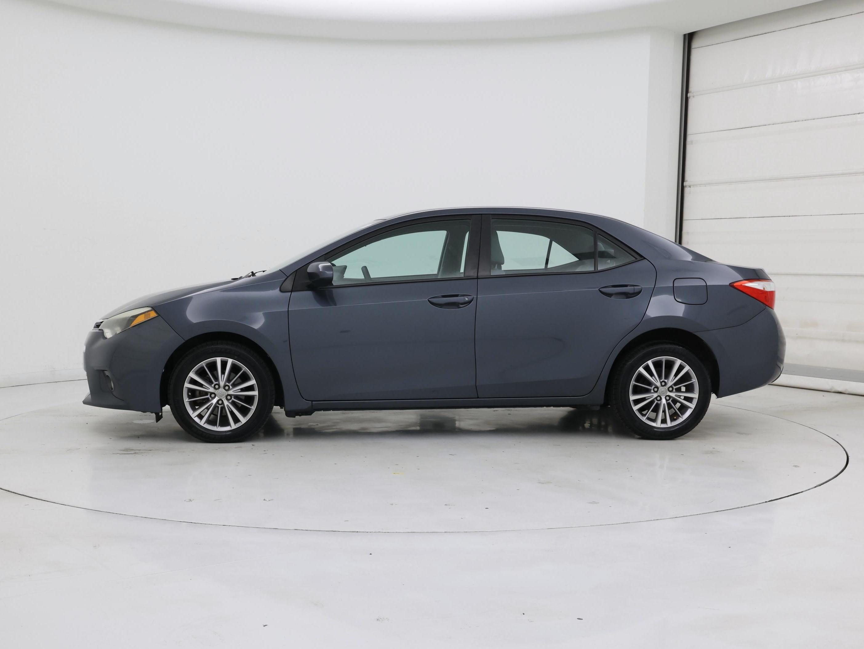 Thumbnail: 2015 Toyota Corolla - 3