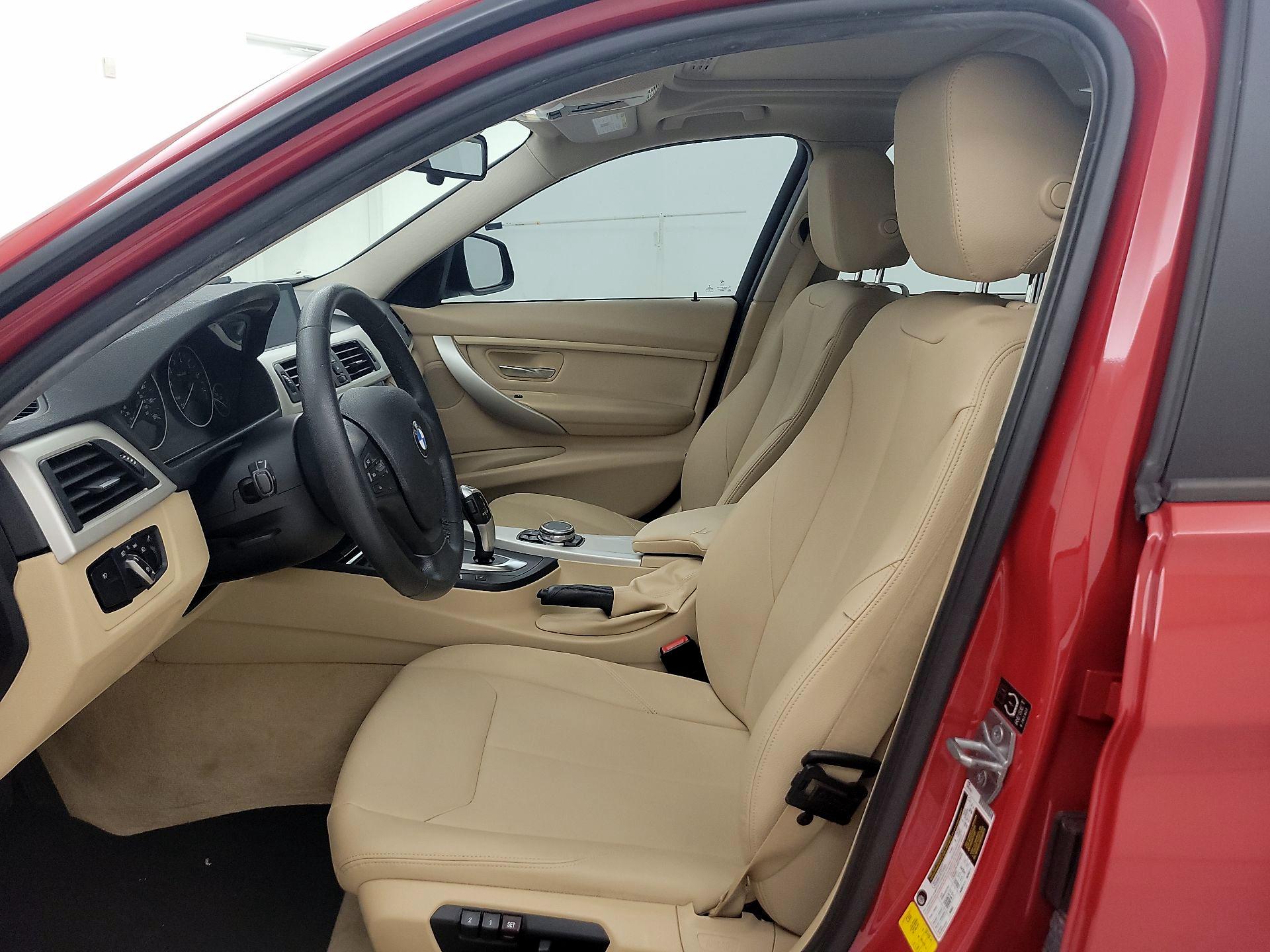 Thumbnail: 2015 BMW 3 Series - 9