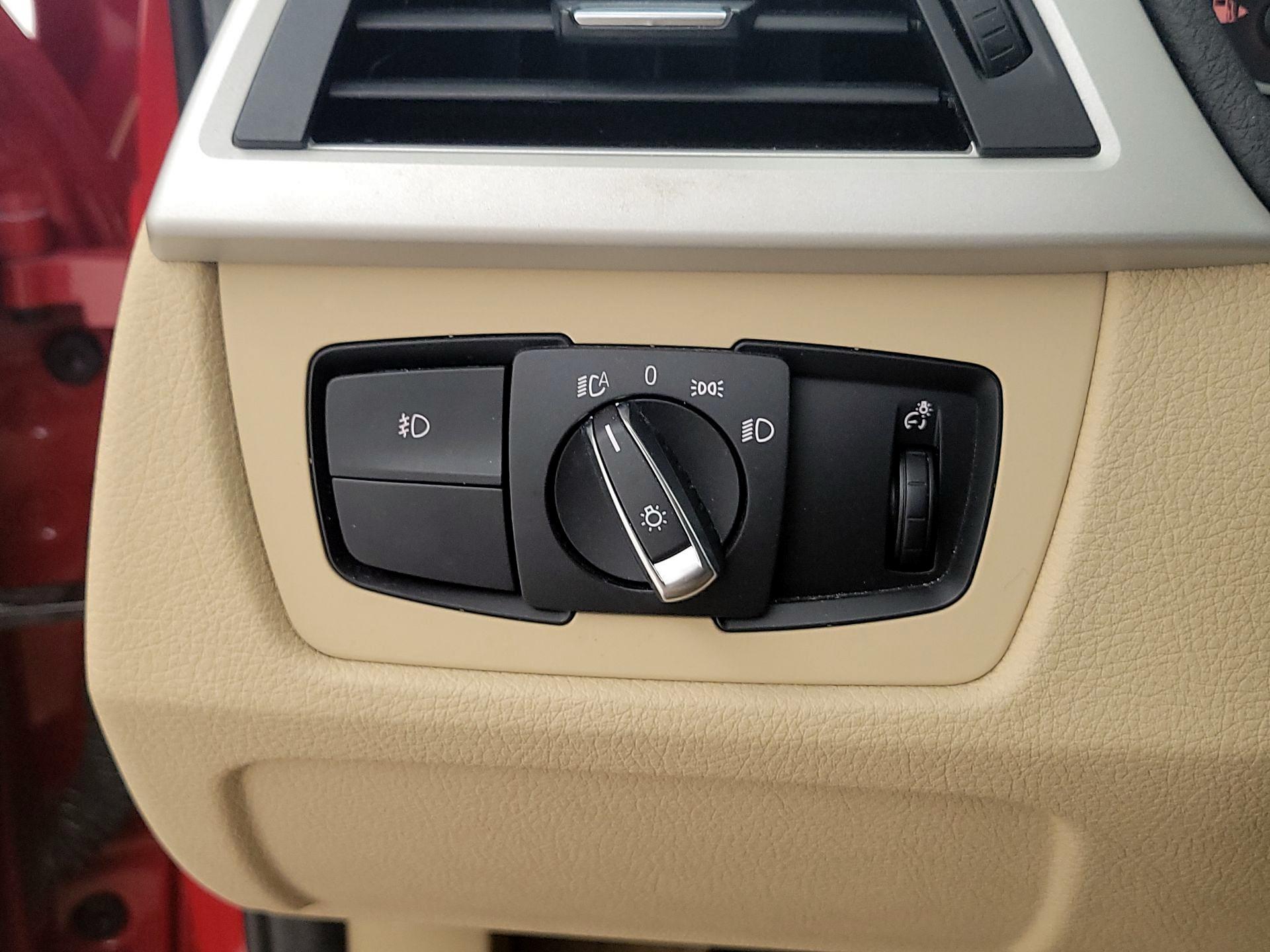 Thumbnail: 2015 BMW 3 Series - 11