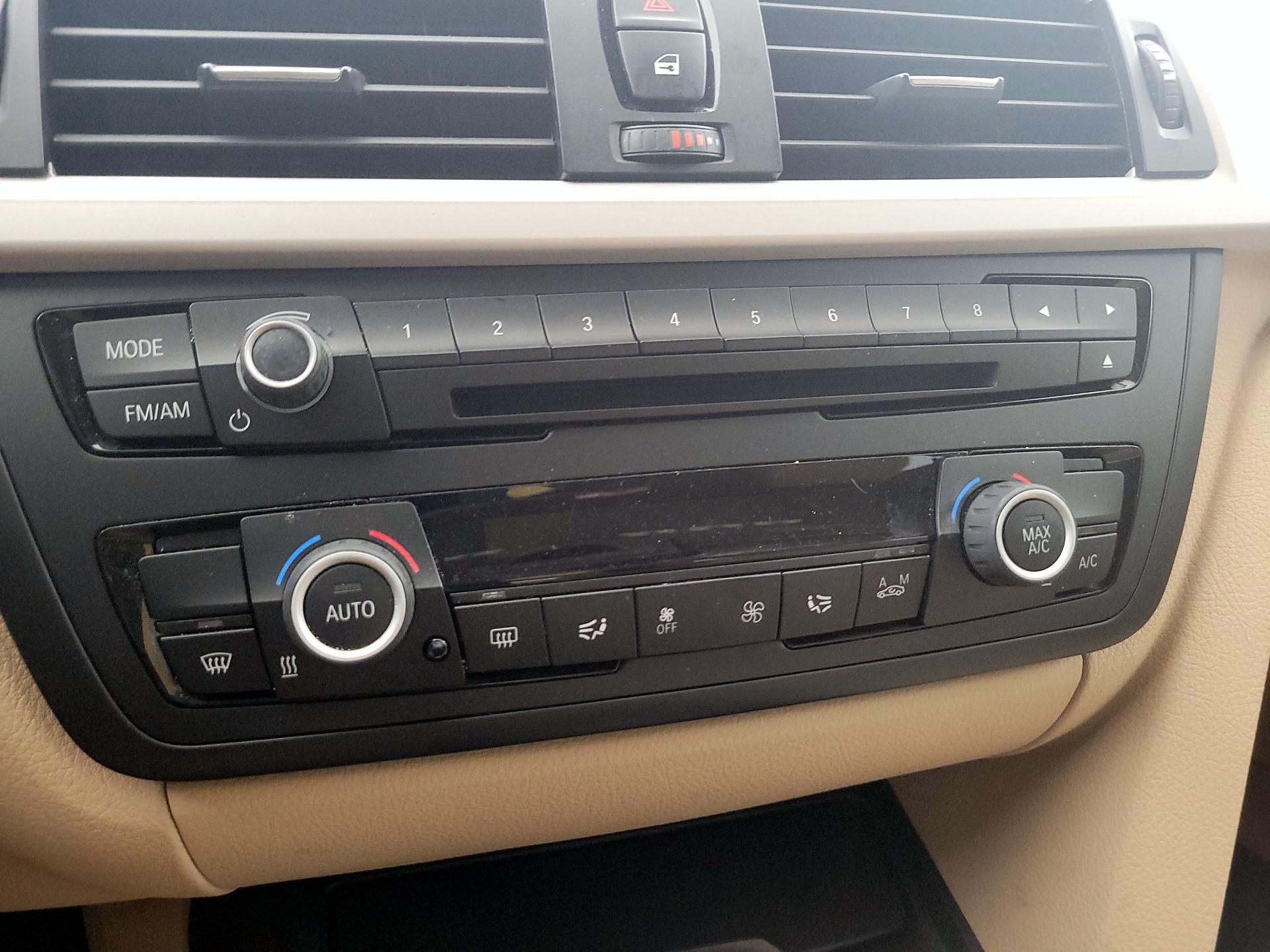 Thumbnail: 2015 BMW 3 Series - 15