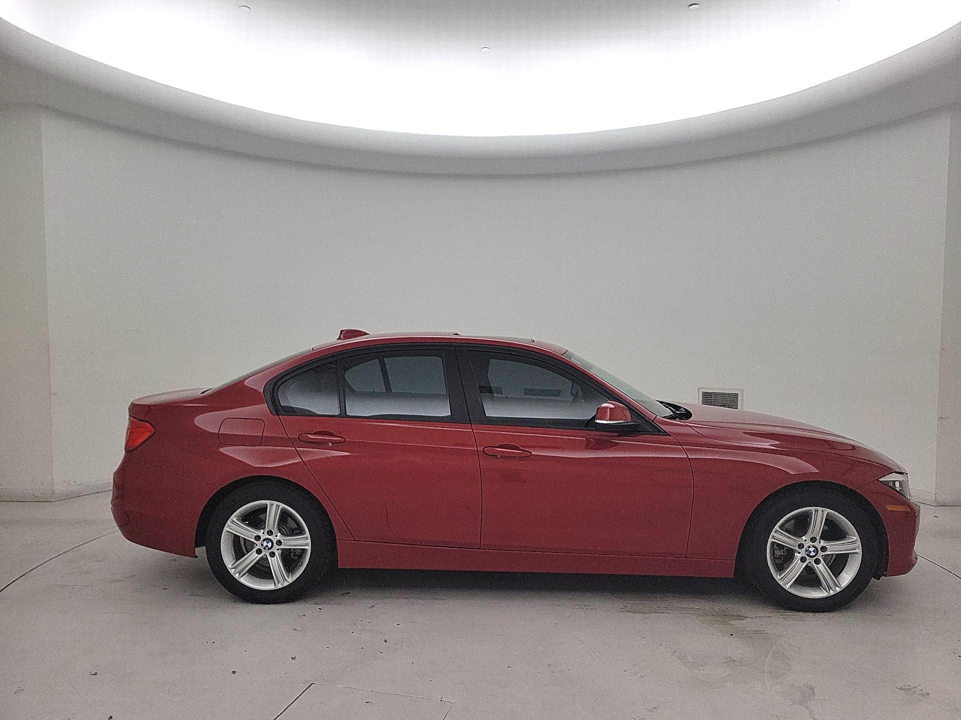 Thumbnail: 2015 BMW 3 Series - 4