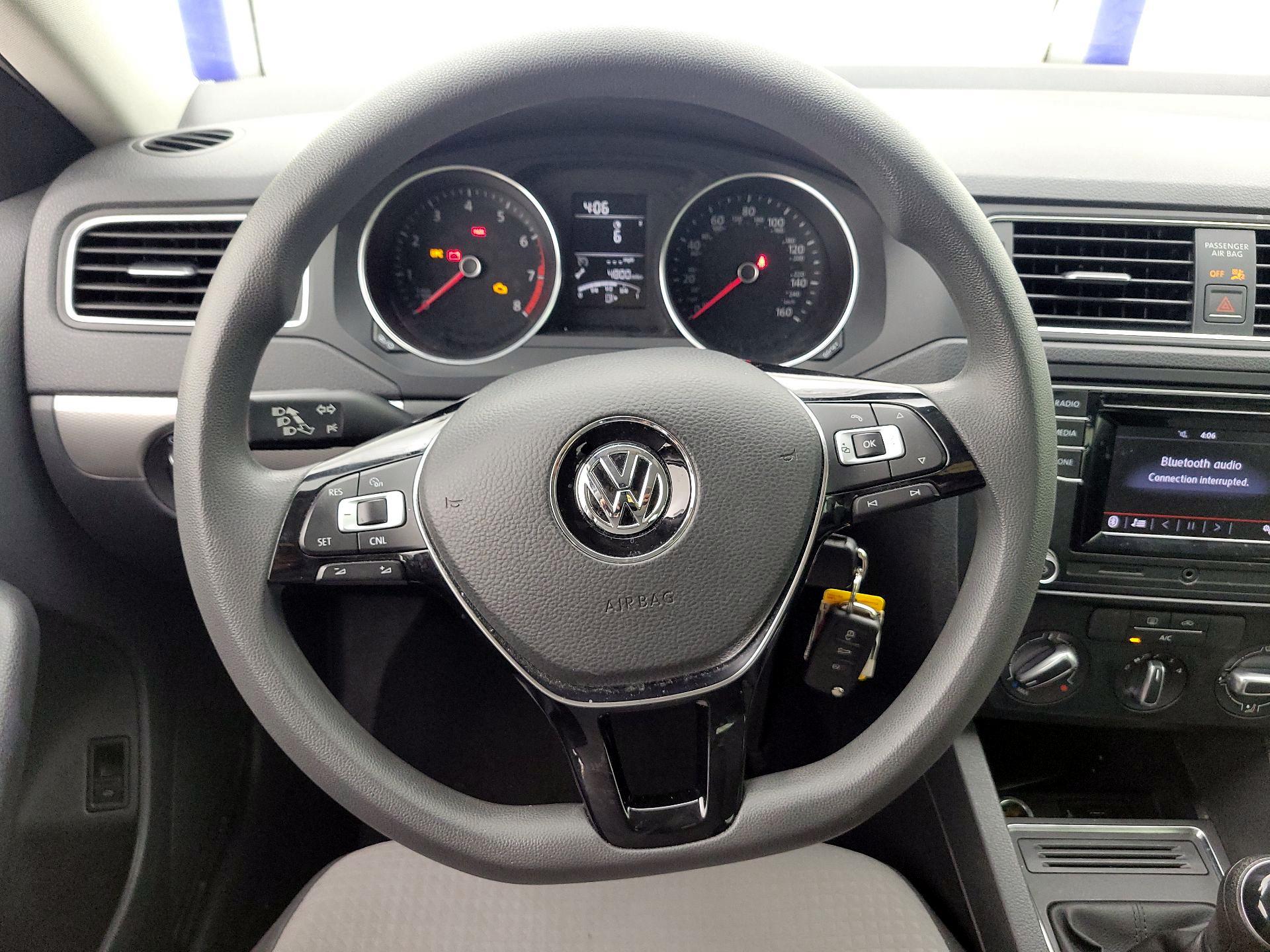 Thumbnail: 2017 Volkswagen Jetta - 10