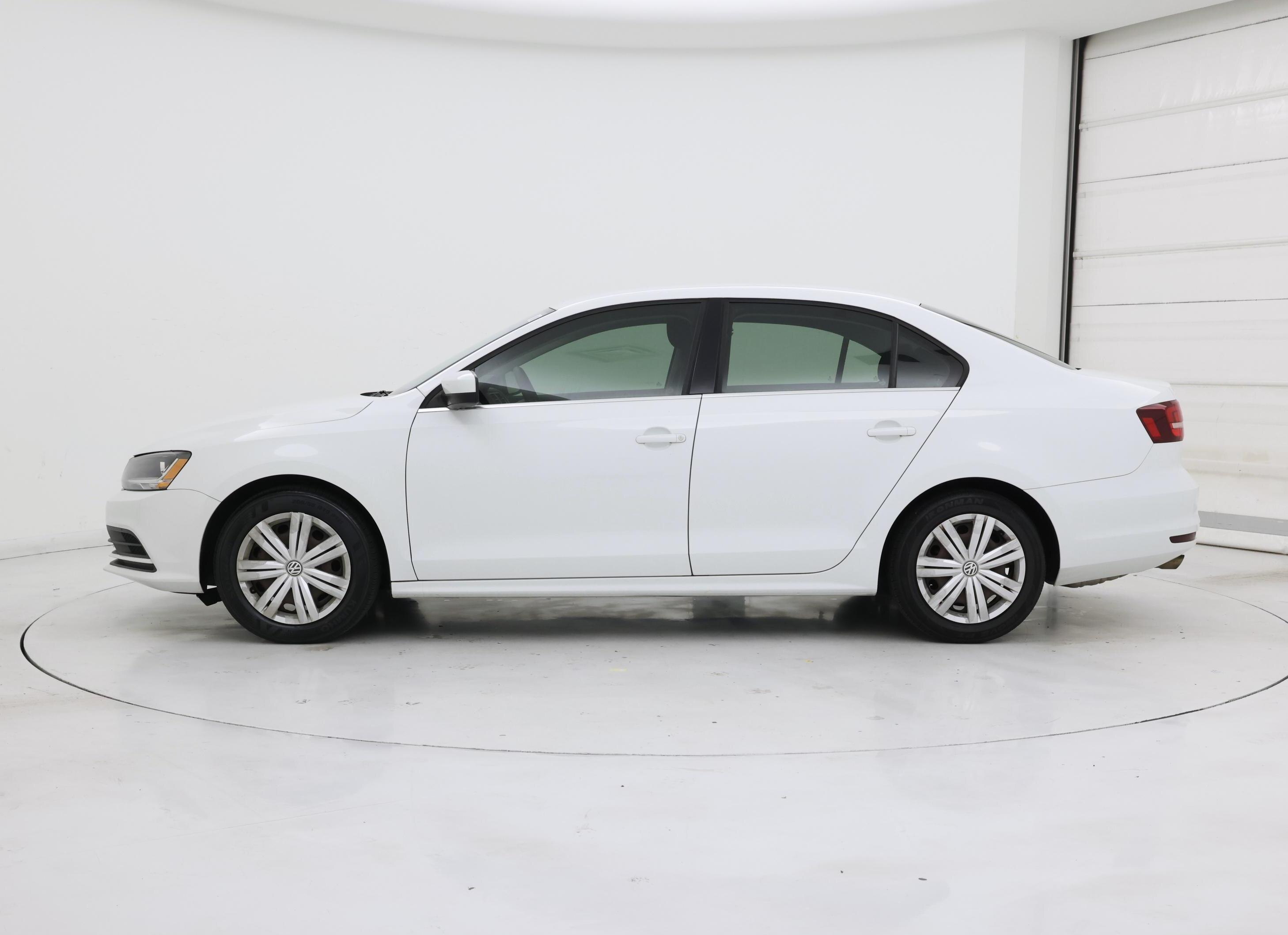 Thumbnail: 2017 Volkswagen Jetta - 3