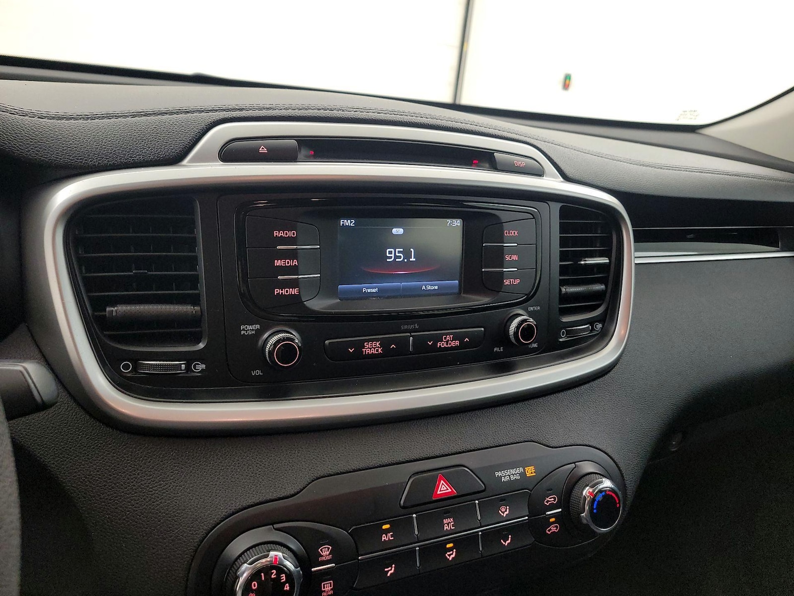 2017 Kia Sorento LX - Photo 14