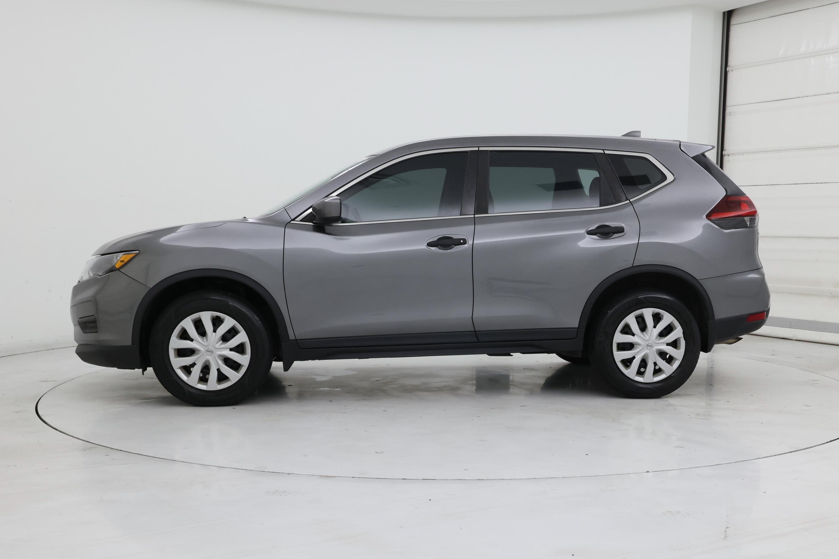 Thumbnail: 2020 Nissan Rogue - 3