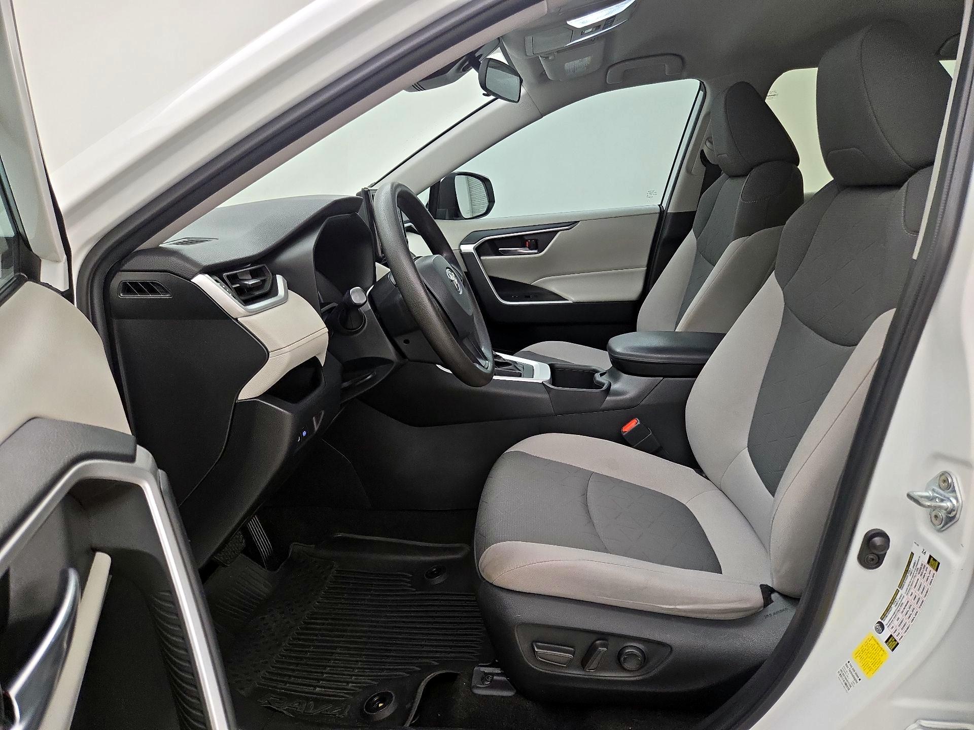 Thumbnail: 2022 Toyota RAV4 - 11