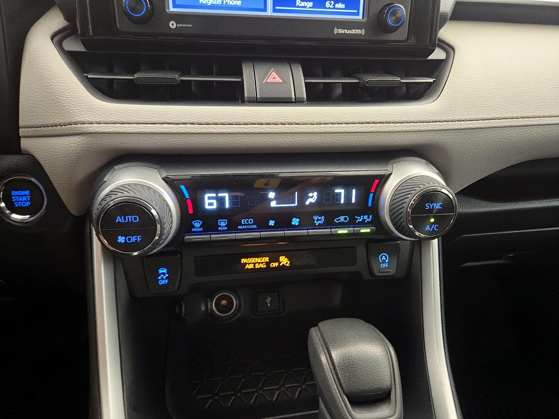 Thumbnail: 2022 Toyota RAV4 - 16