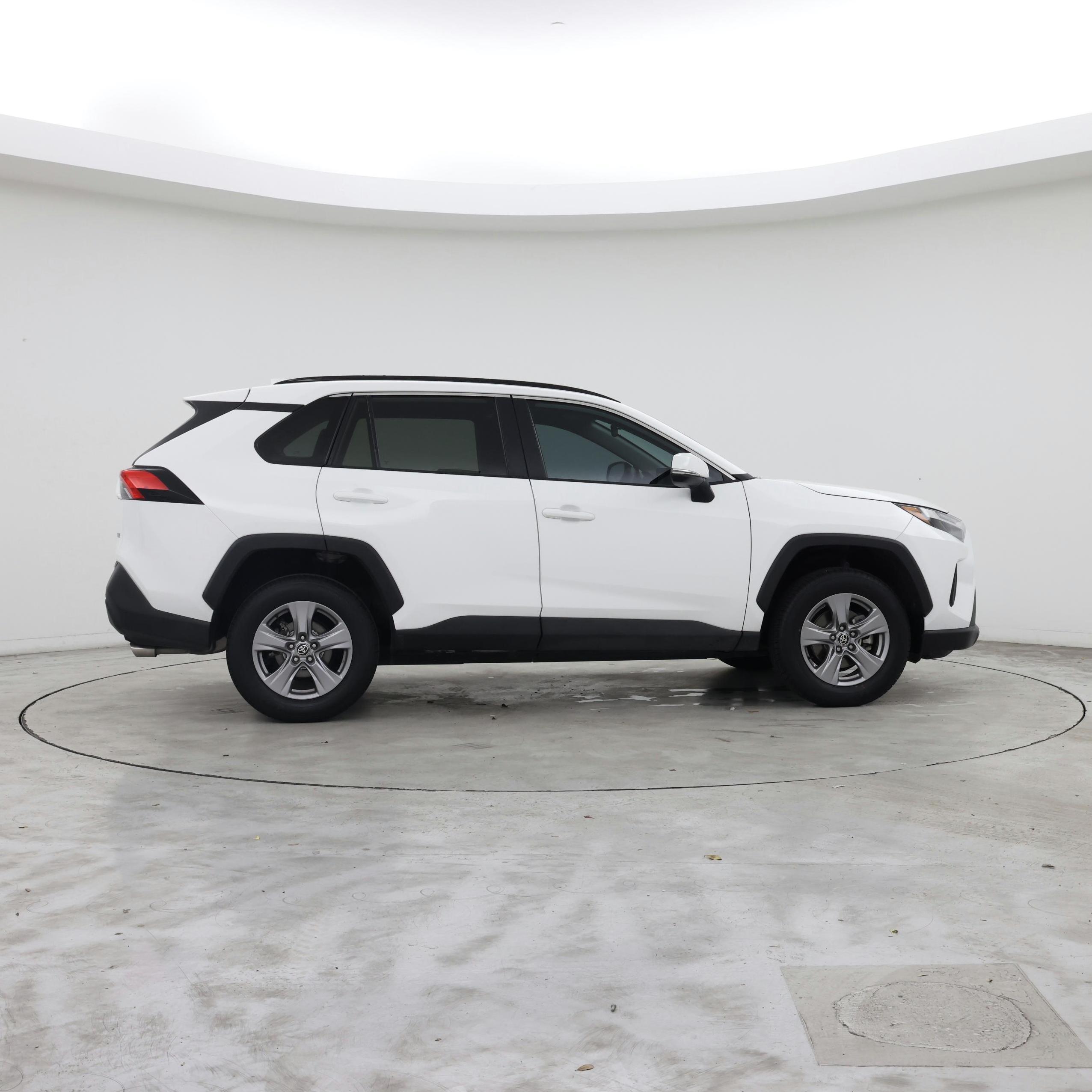 Thumbnail: 2022 Toyota RAV4 - 7