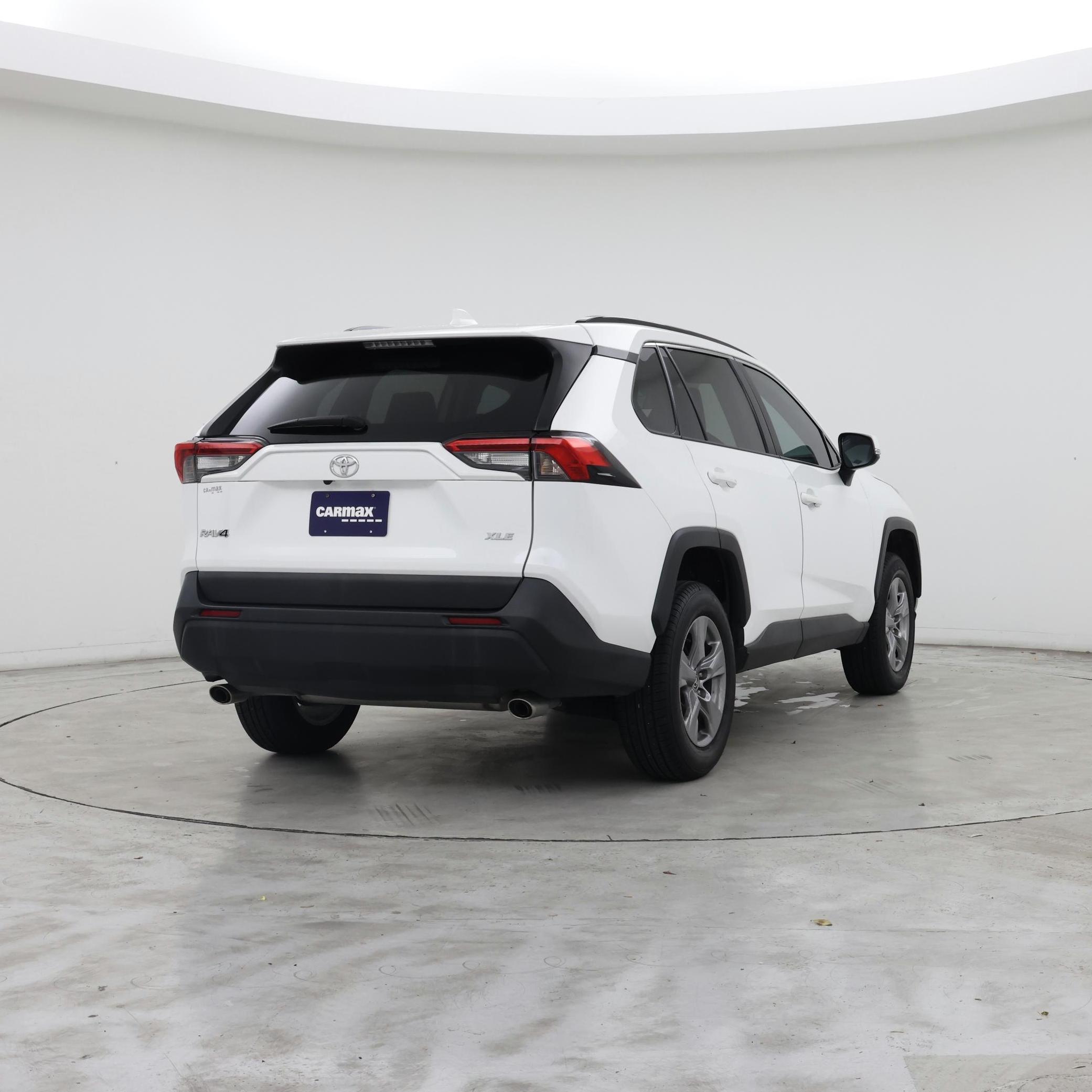 Thumbnail: 2022 Toyota RAV4 - 8