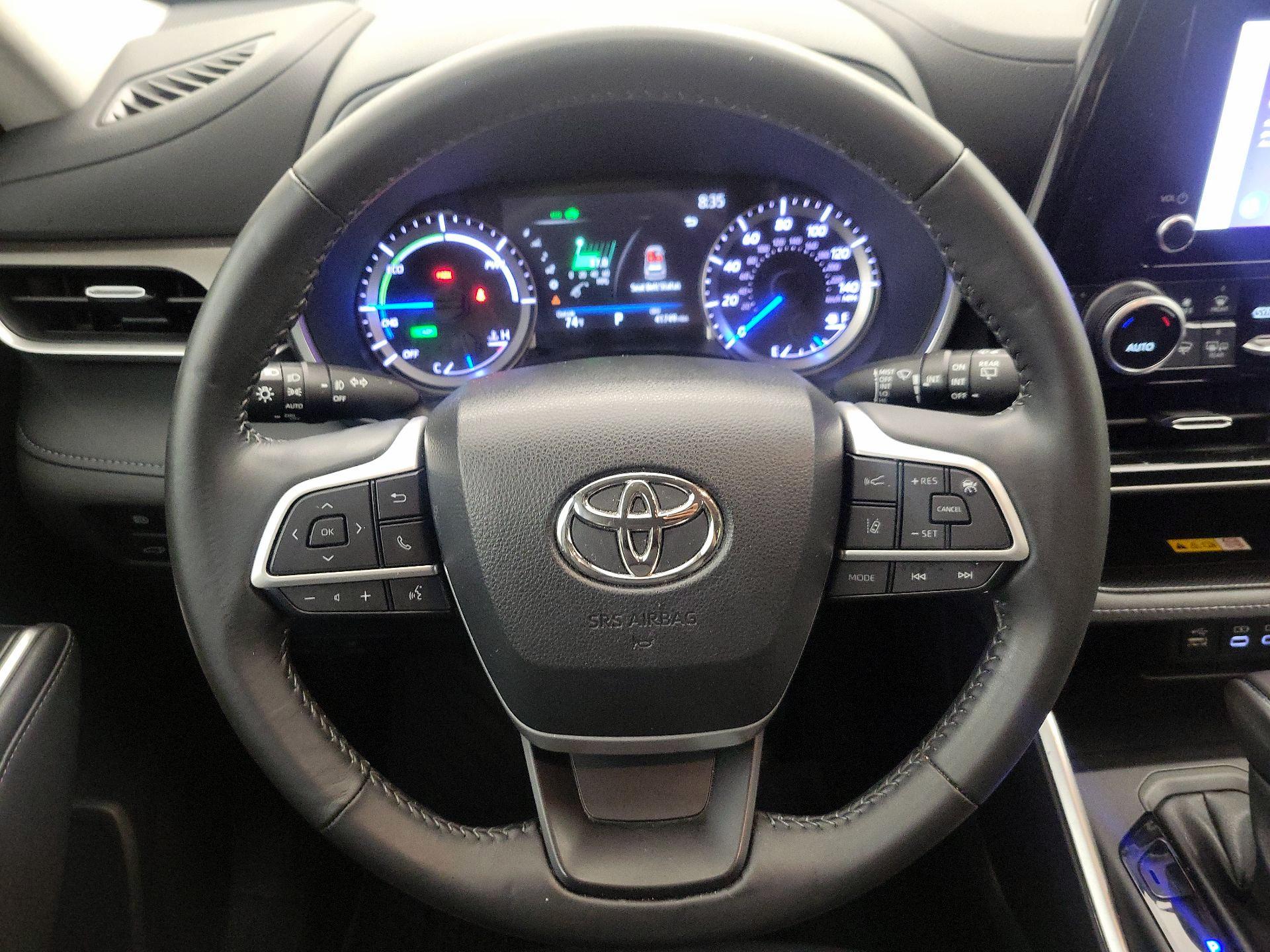 Thumbnail: 2023 Toyota Highlander - 10
