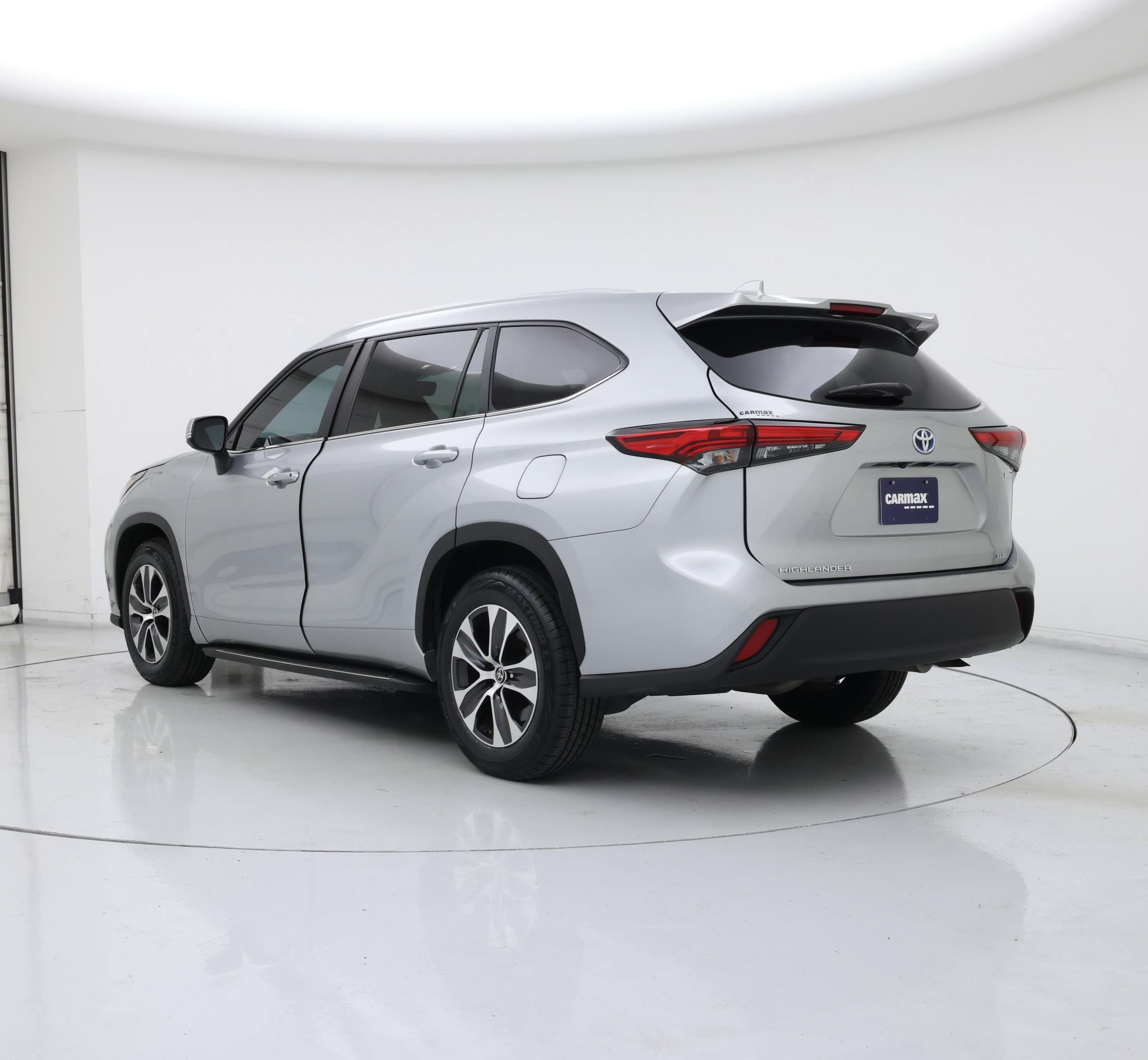 Thumbnail: 2023 Toyota Highlander - 2