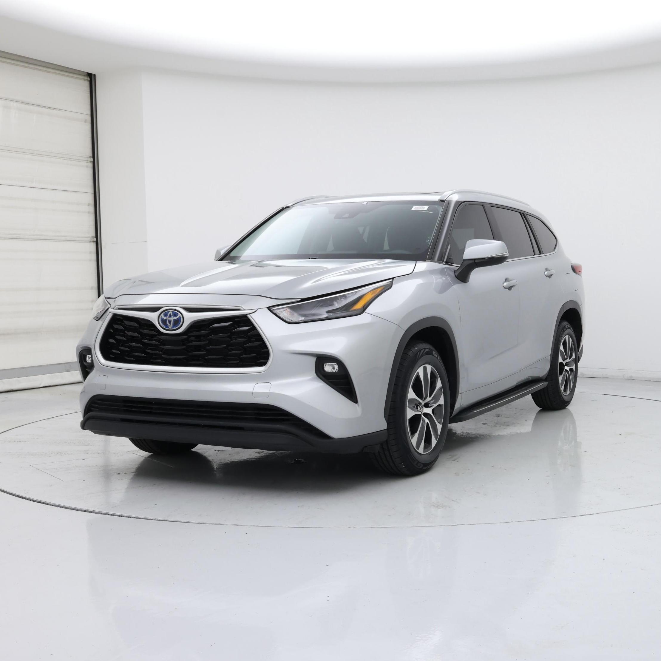 Thumbnail: 2023 Toyota Highlander - 4