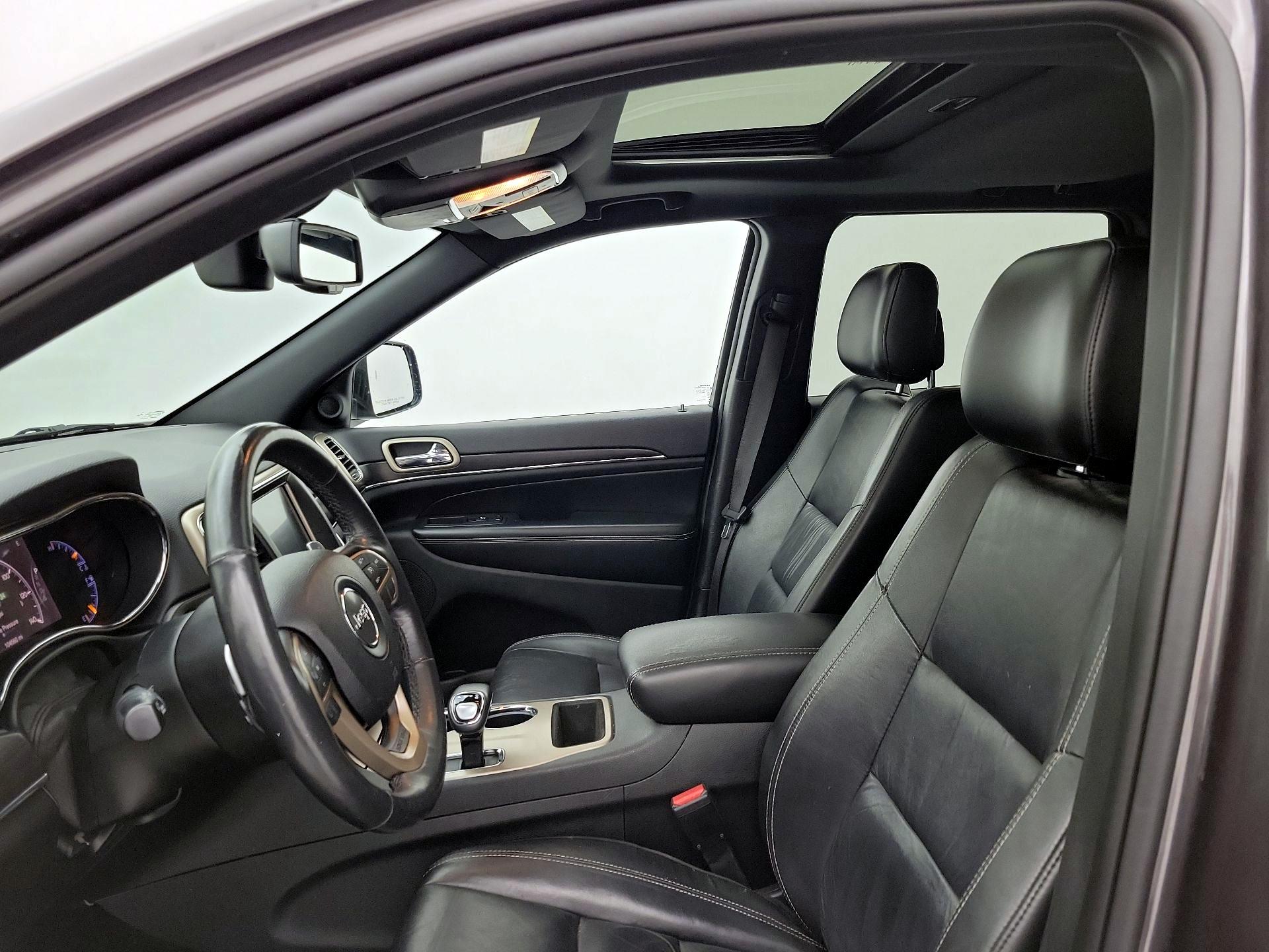 Thumbnail: 2015 Jeep Grand Cherokee - 20