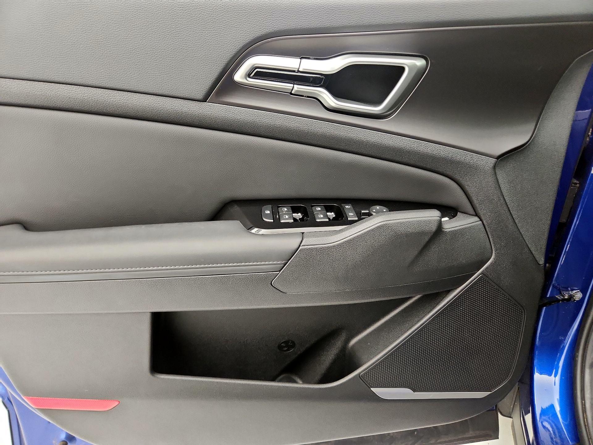 Thumbnail: 2023 Kia Sportage - 12