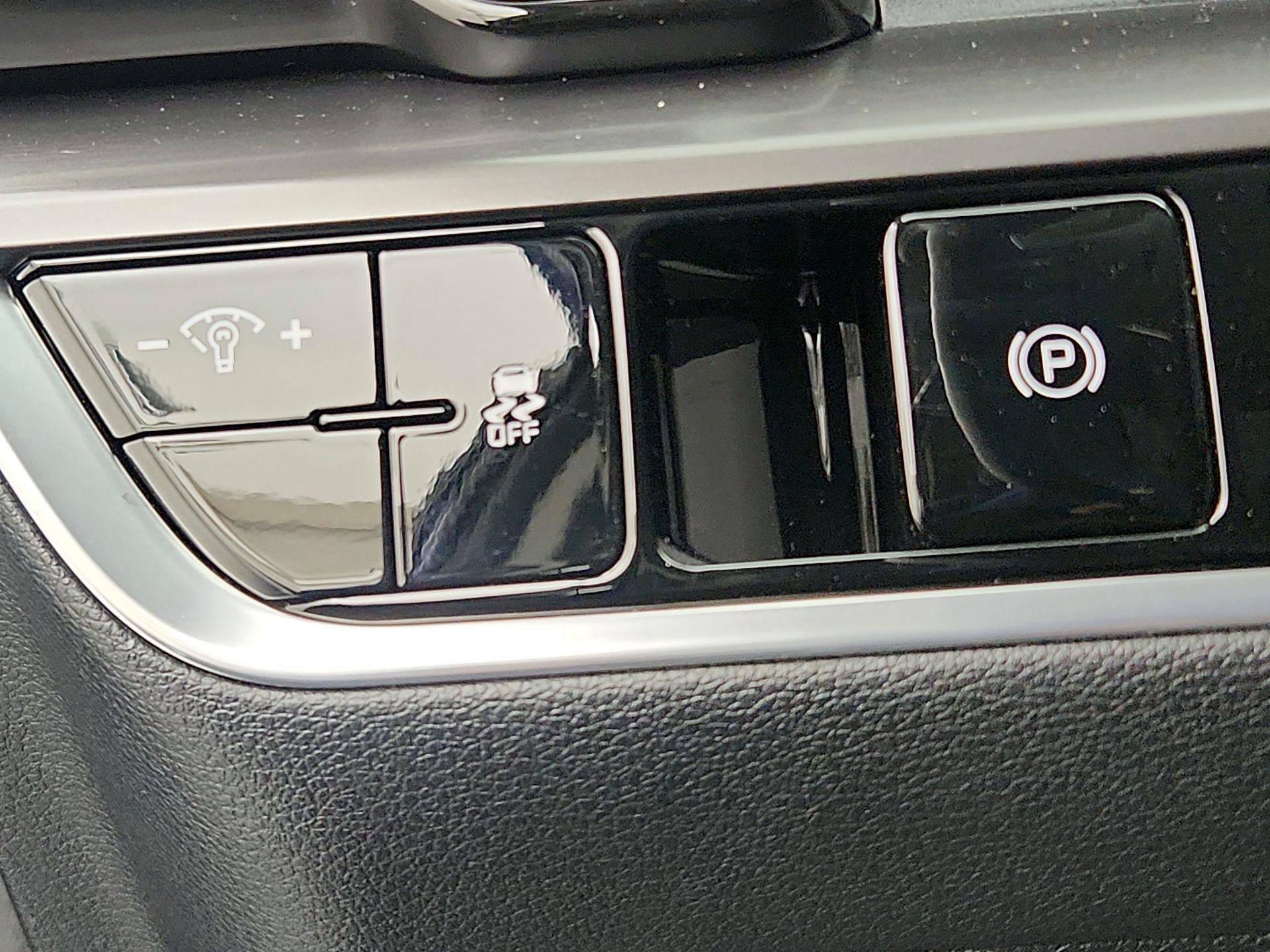 Thumbnail: 2023 Kia Sportage - 13