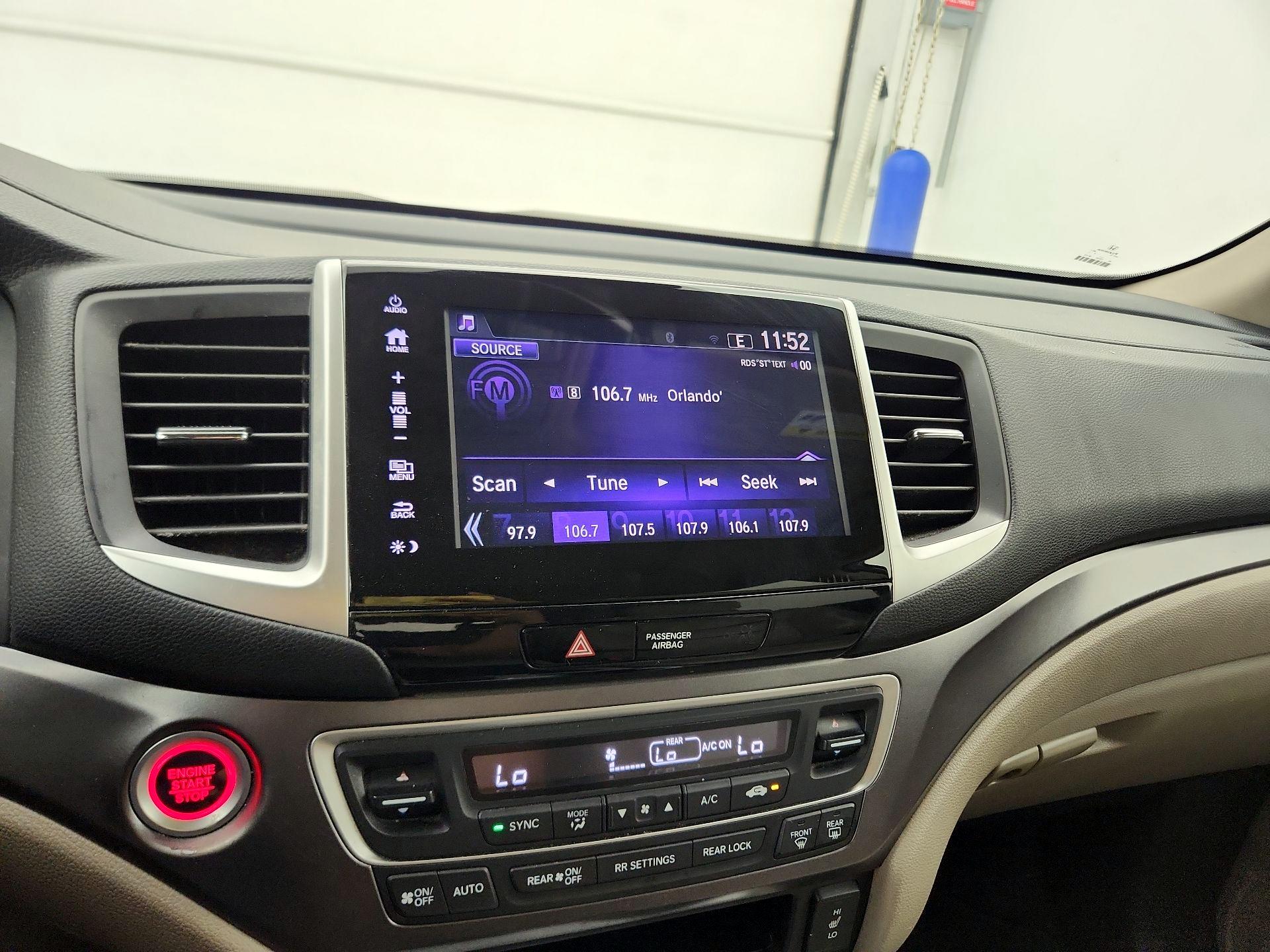 Thumbnail: 2018 Honda Pilot - 15