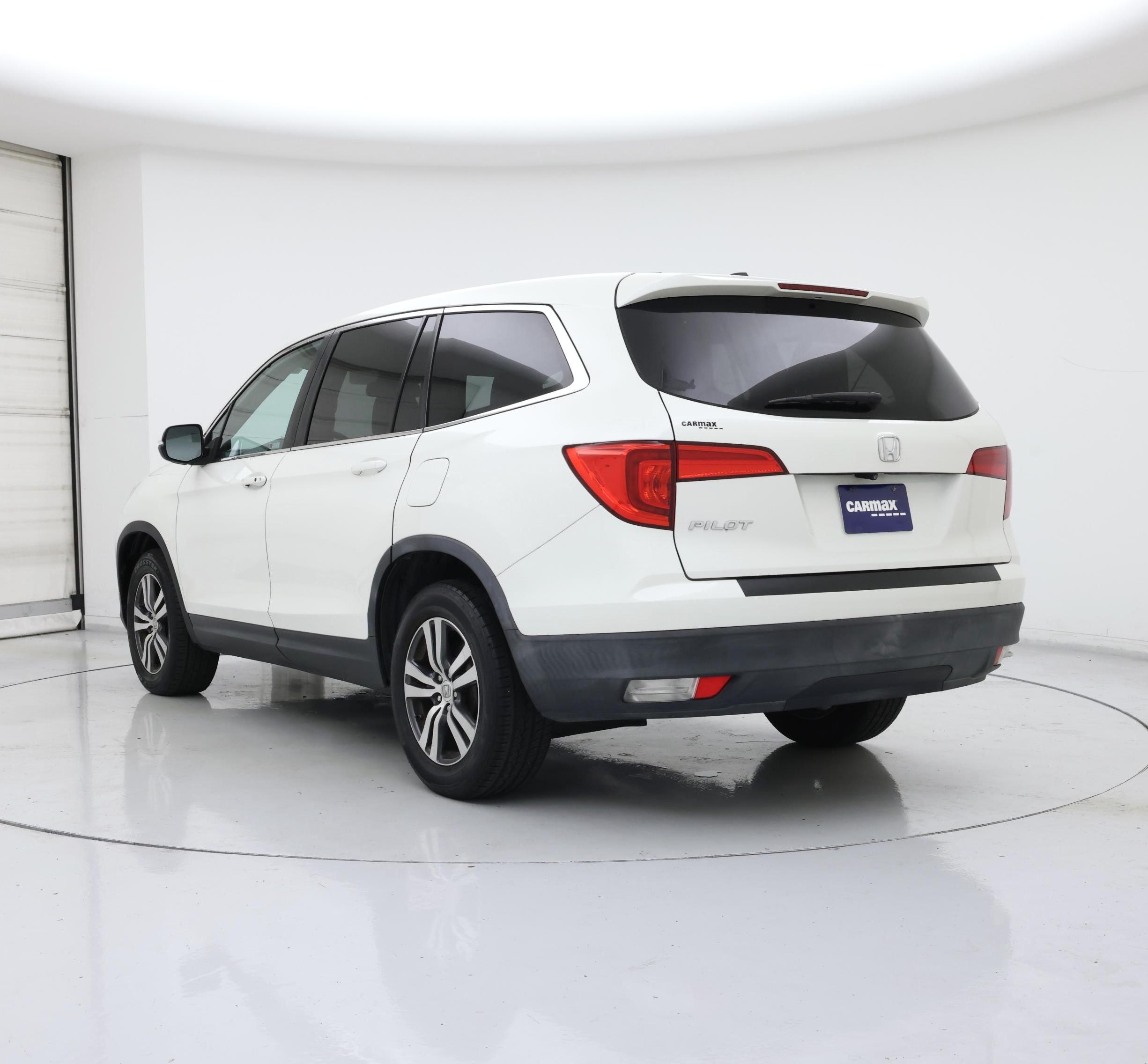 Thumbnail: 2018 Honda Pilot - 2