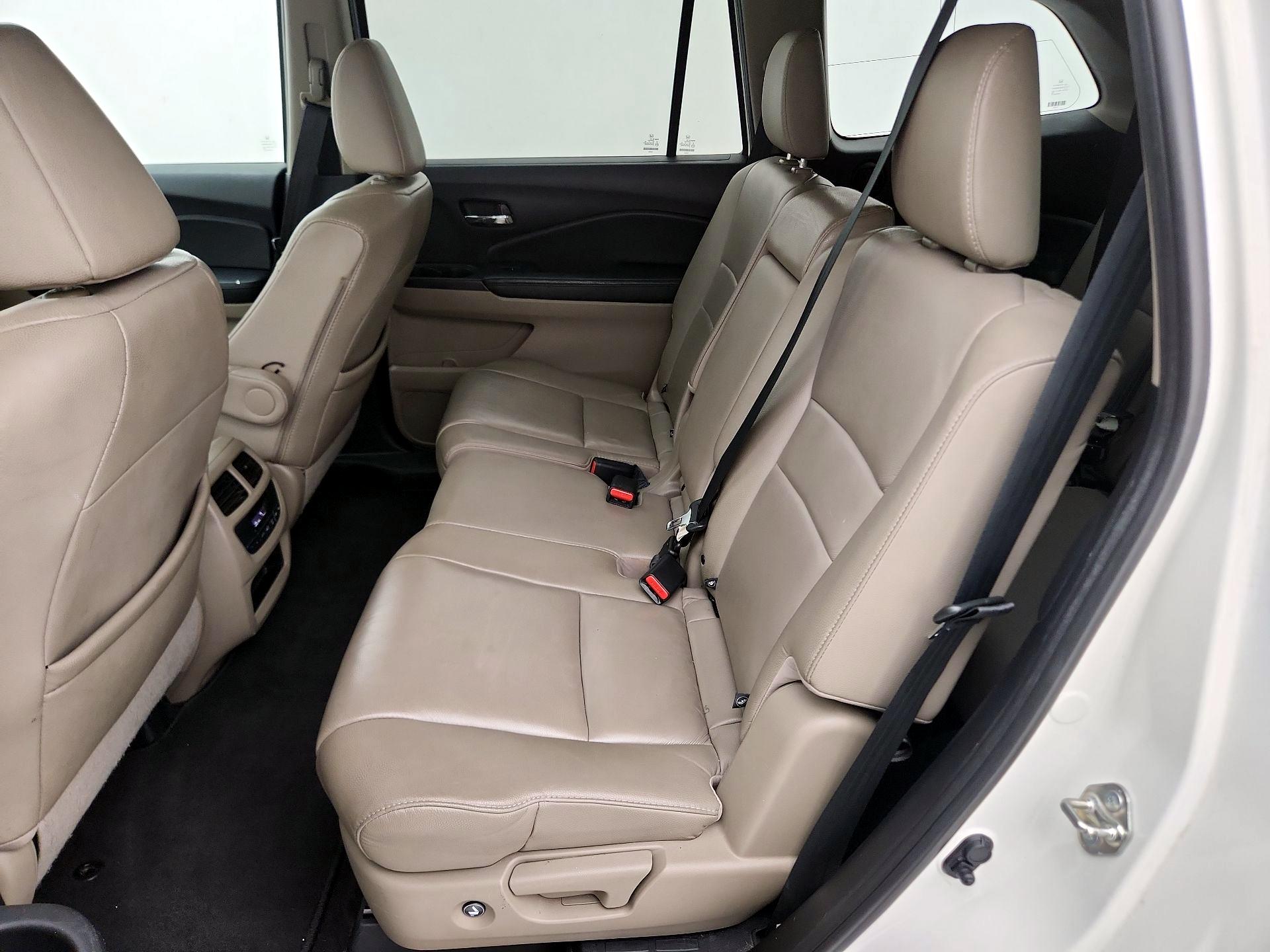 Thumbnail: 2018 Honda Pilot - 19